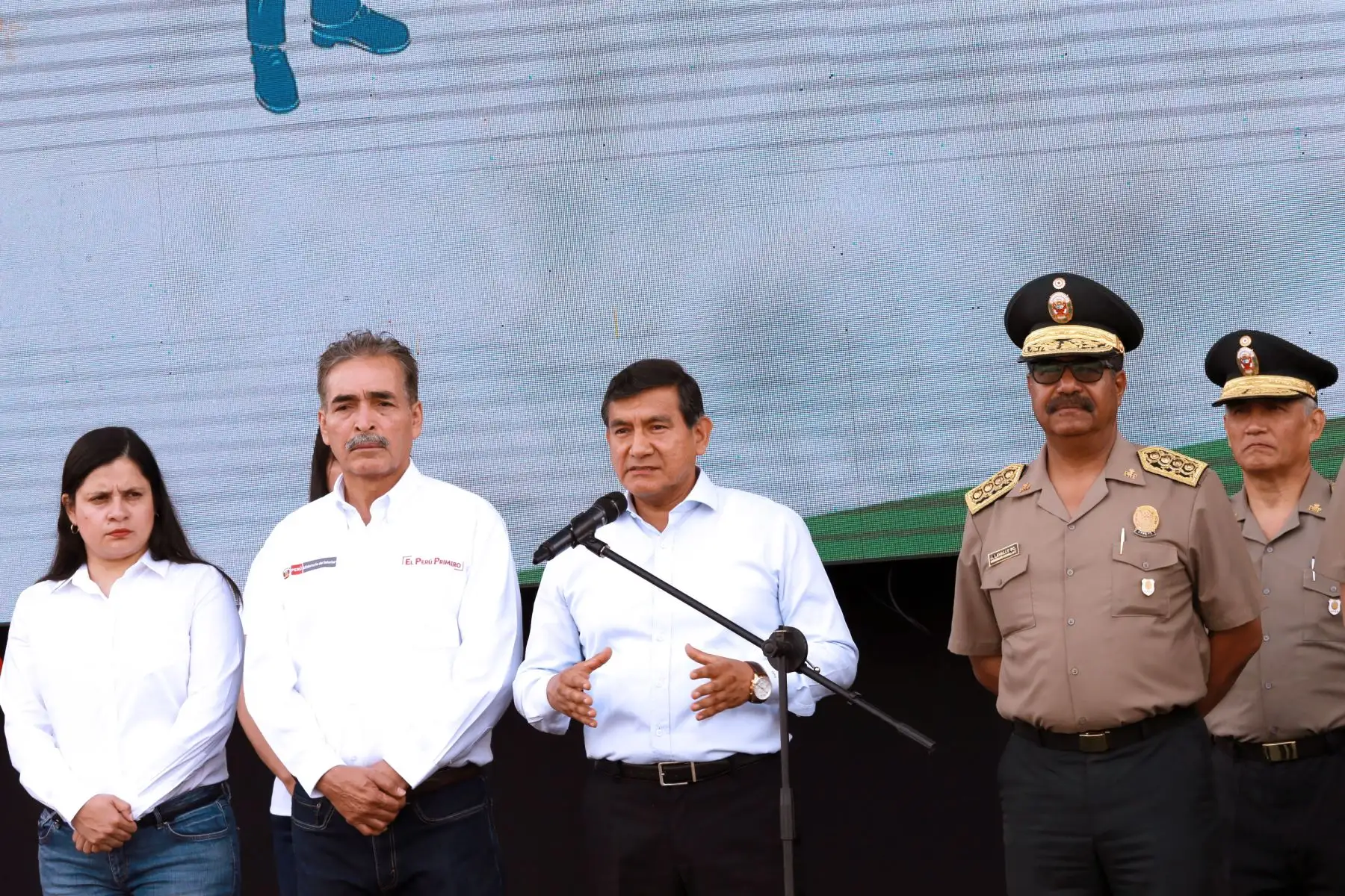 El ministro del Interior, Carlos Morán, presidio la ceremonia por el “Día de la mujer que realiza actividades de alto riesgo en favor de la población” Foto: ANDINA/Norman Córdova