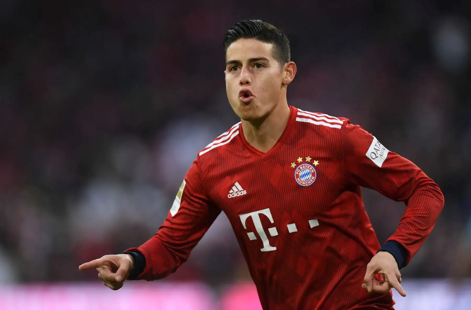 El colombiano James Rodriguez de Bayern Munich reacciona después de su gol durante el partido de fútbol de la Bundesliga de la primera división alemana Bayern Munich contra VfL Wolfsburg.Foto/AFP