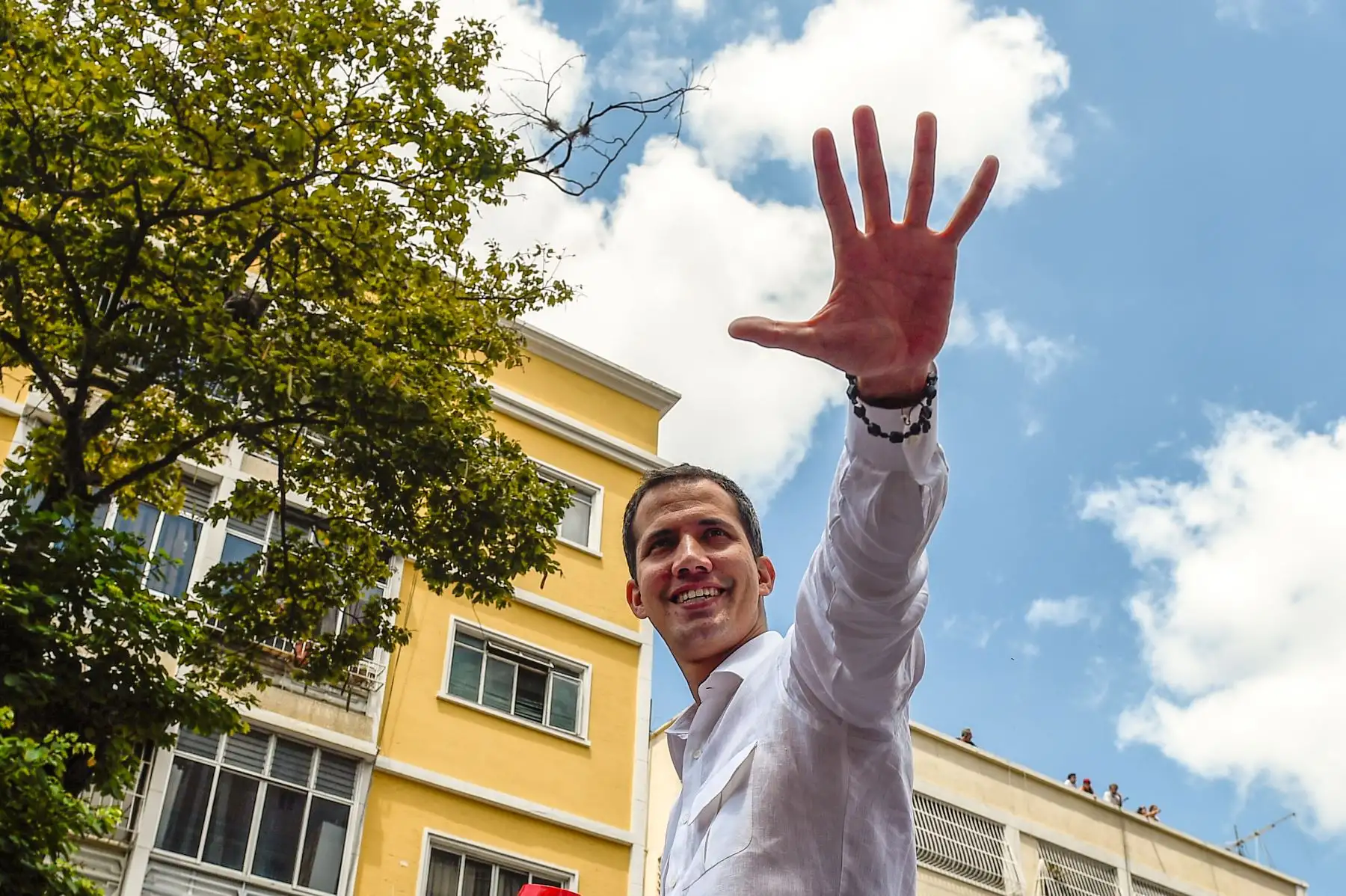 El líder opositor venezolano y el autoproclamado presidente interino Juan Guaido habla durante una manifestación en Caracas. AFP