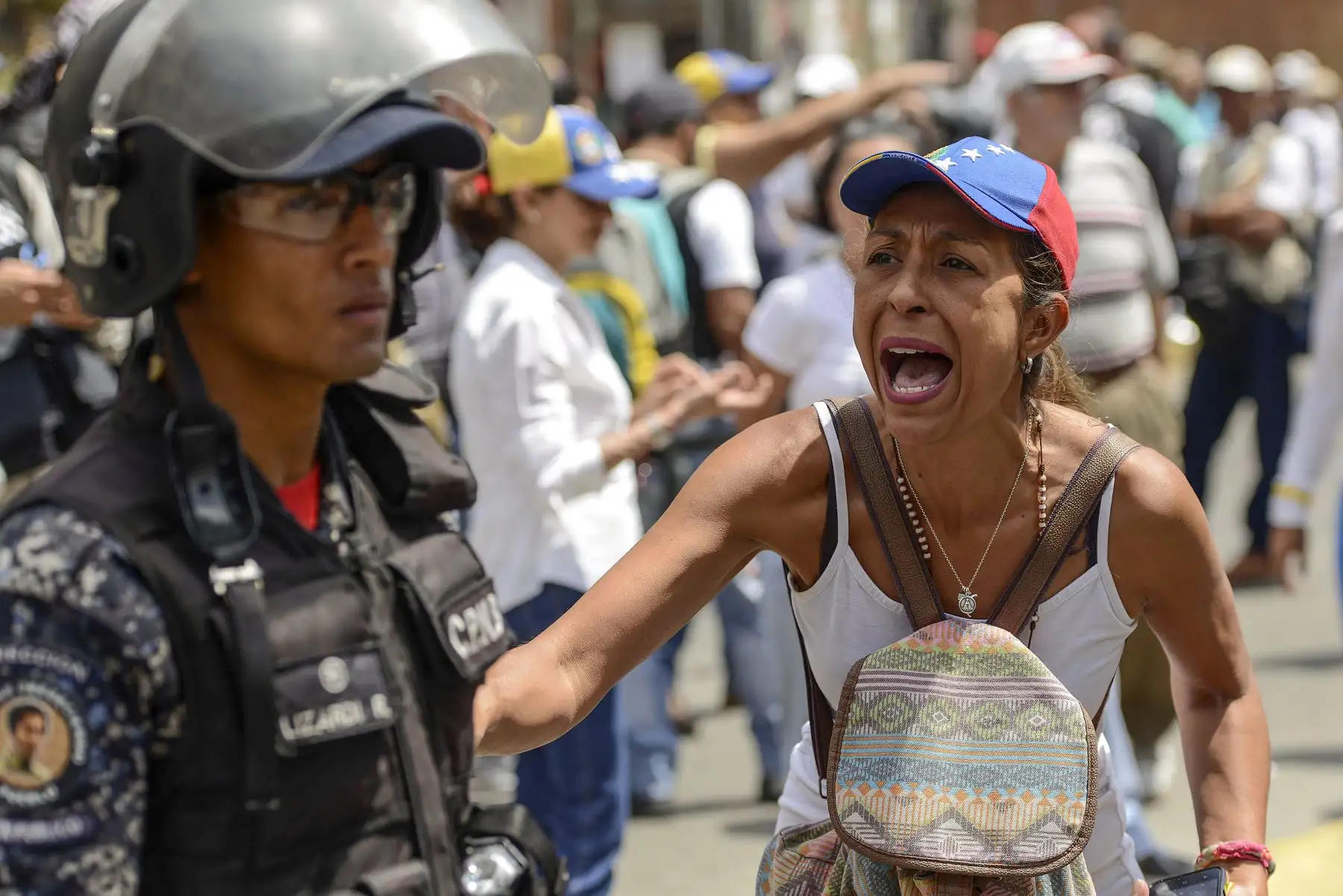 Simpatizantes del líder opositor venezolano y autoproclamado presidente interino Juan Guaido, se manifiestan en Caracas. AFP