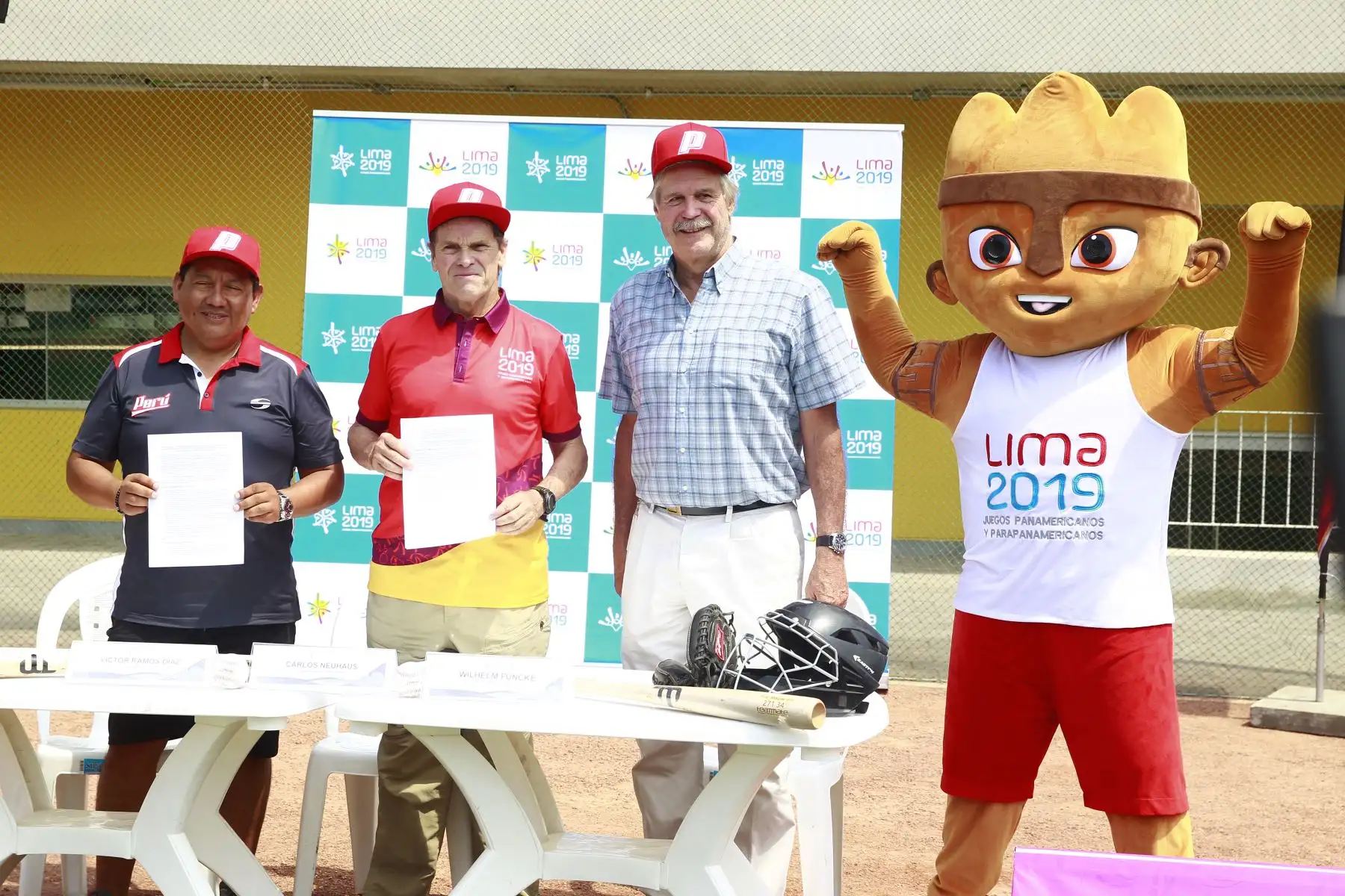 El jefe del comité organizador de los Panamericanos 2019 , Carlos Neuhaus participa en la entrega  del nuevo estadio Béisbol que será utilizado en los Juegos Panamericanos 2019.Foto: ANDINA/Eddy Ramos