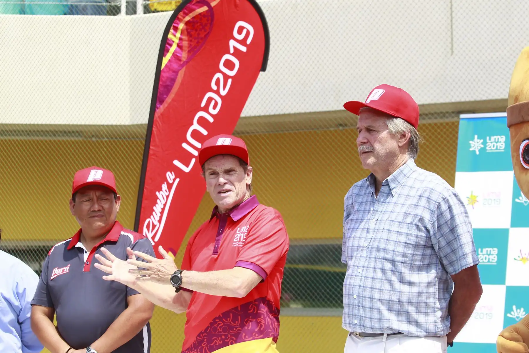 El jefe del comité organizador de los Panamericanos 2019 , Carlos Neuhaus participa en la entrega  del nuevo estadio Béisbol que será utilizado en los Juegos Panamericanos 2019.Foto: ANDINA/Eddy Ramos