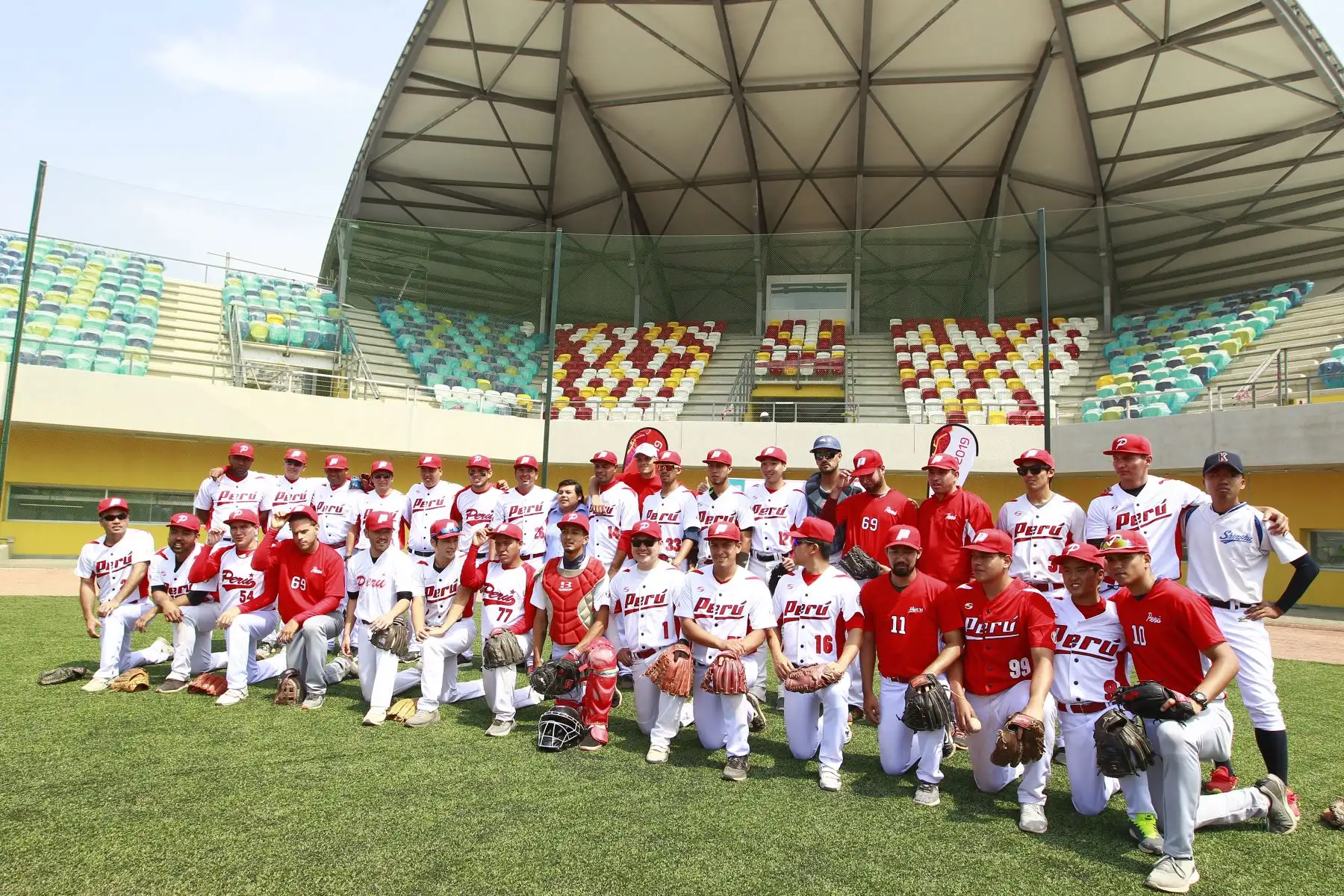 Integrantes de la selección de béisbol aprovecharon la entrega del estadio para llevar a cabo su primer entrenamiento oficial , donde se disputará los Juegos Panamericanos 2019Foto: ANDINA/Eddy Ramos