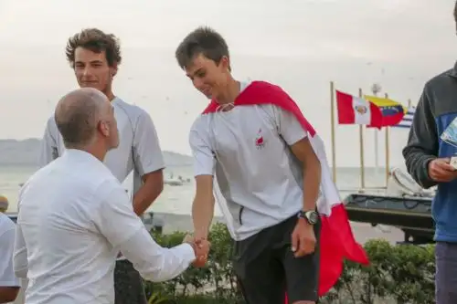 Premiación de ganadores de campeonato Centro Sudamericano de Laser Radial. Foto: Difusión.
