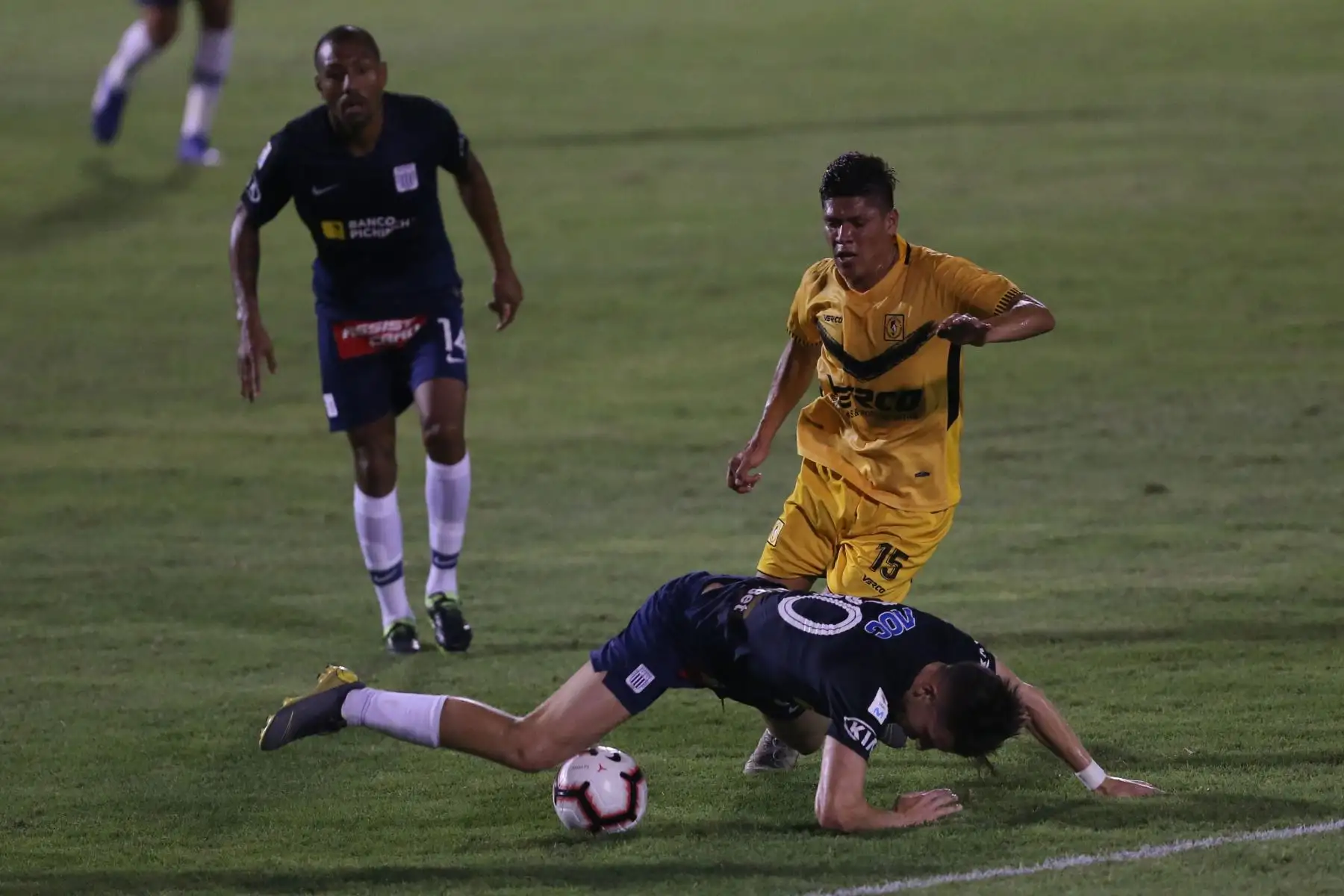 Partido por la liga 1 Movistar entre alianza Lima vs Cantolao, en estadio Miguel Grau del Callao. Foto: ANDINA/Jhony Laurente