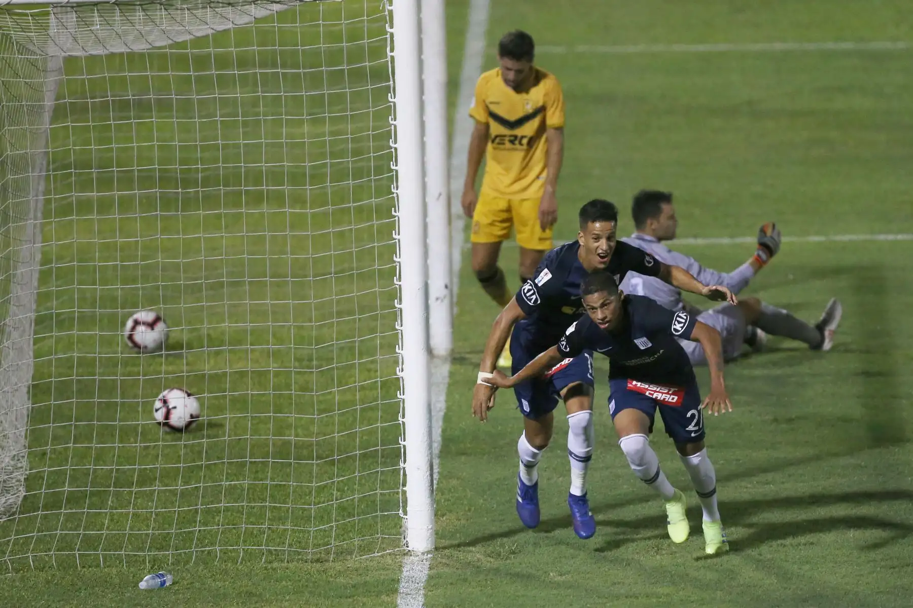 Kevin Quevedo anote un doblete, durante el partido por la liga 1 Movistar entre alianza Lima vs Cantolao, en estadio Miguel Grau del Callao. Foto: ANDINA/Jhony Laurente