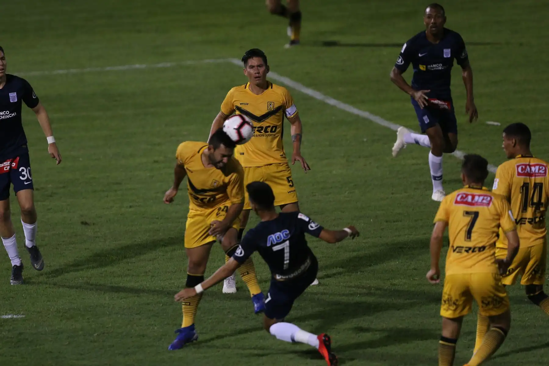 Partido por la liga 1 Movistar entre alianza Lima vs Cantolao, en estadio Miguel Grau del Callao. Foto: ANDINA/Jhony Laurente