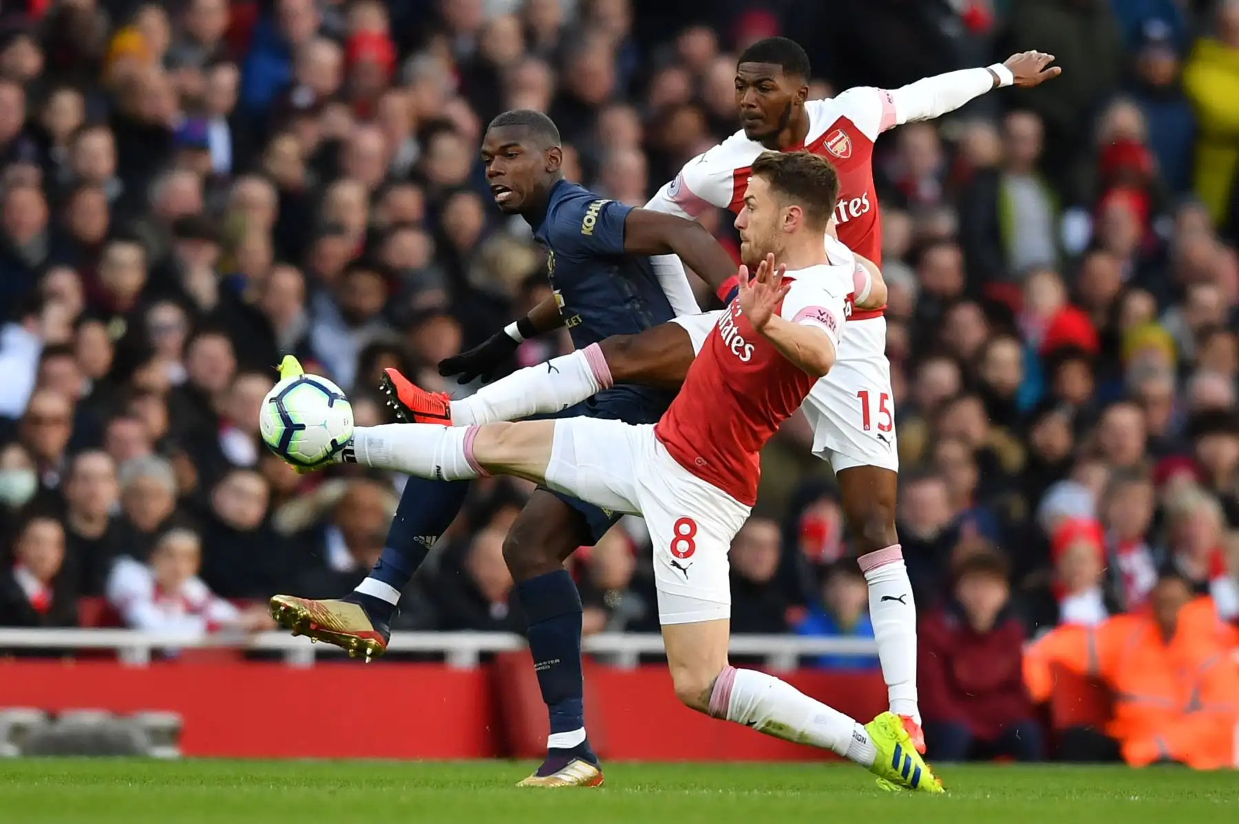 Arsenal vs. Manchester United se enfrentan por la Premier League.Foto:AFP.