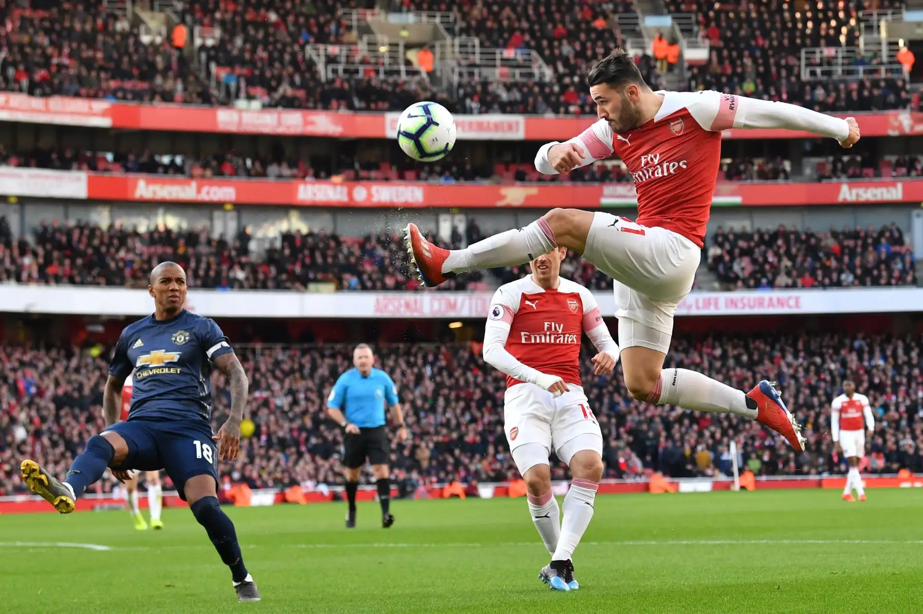 Arsenal vs. Manchester United se enfrentan por la Premier League.Foto:AFP.