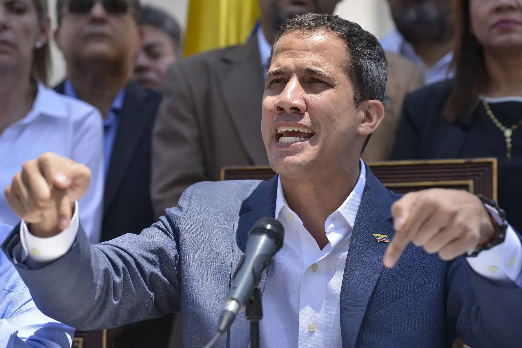 El líder opositor venezolano y el autoproclamado presidente interino Juan Guaido habla durante una conferencia de prensa en la Asamblea Nacional de Venezuela. AFP