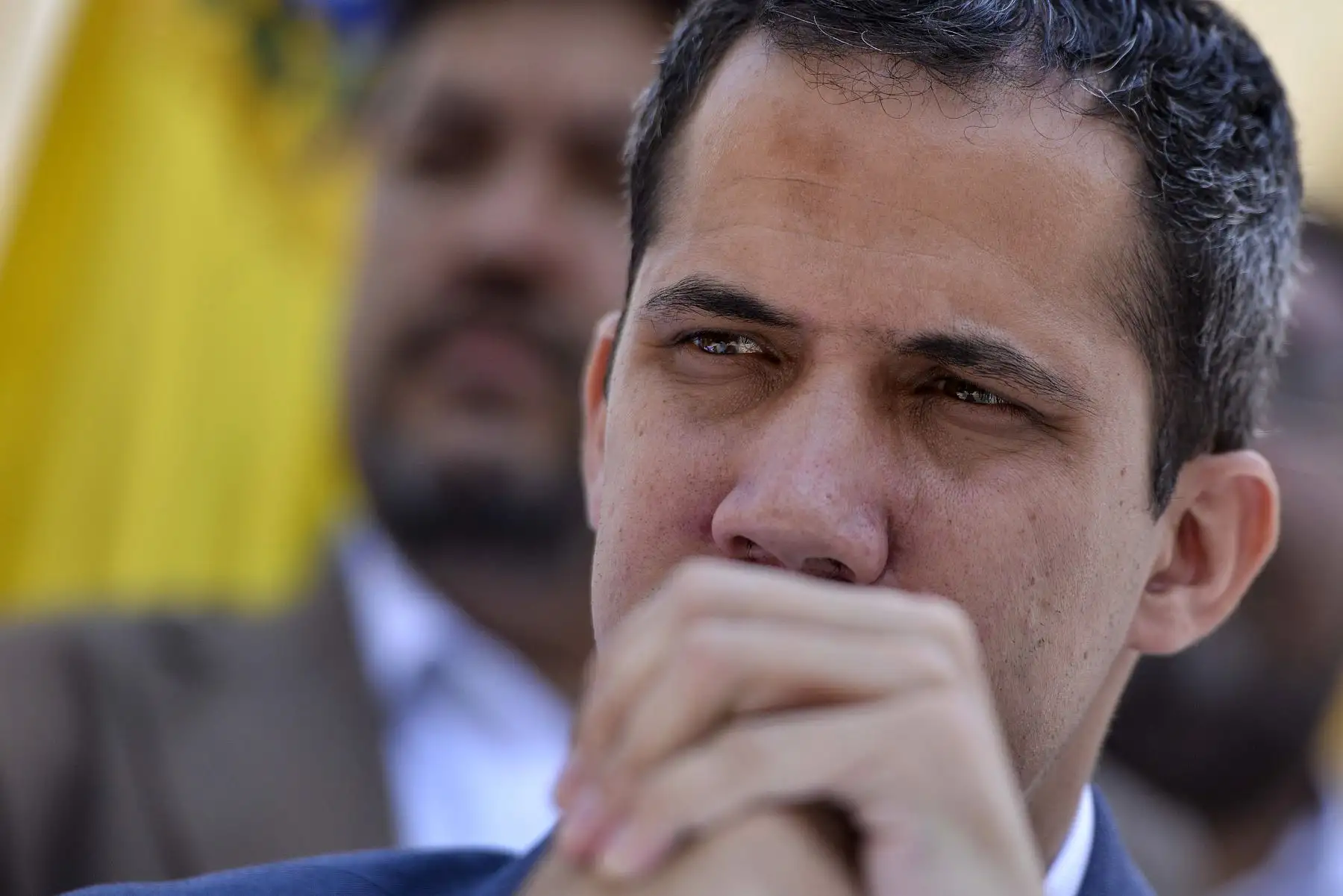 El líder opositor venezolano y el autoproclamado presidente interino Juan Guaido habla durante una conferencia de prensa en la Asamblea Nacional de Venezuela. AFP