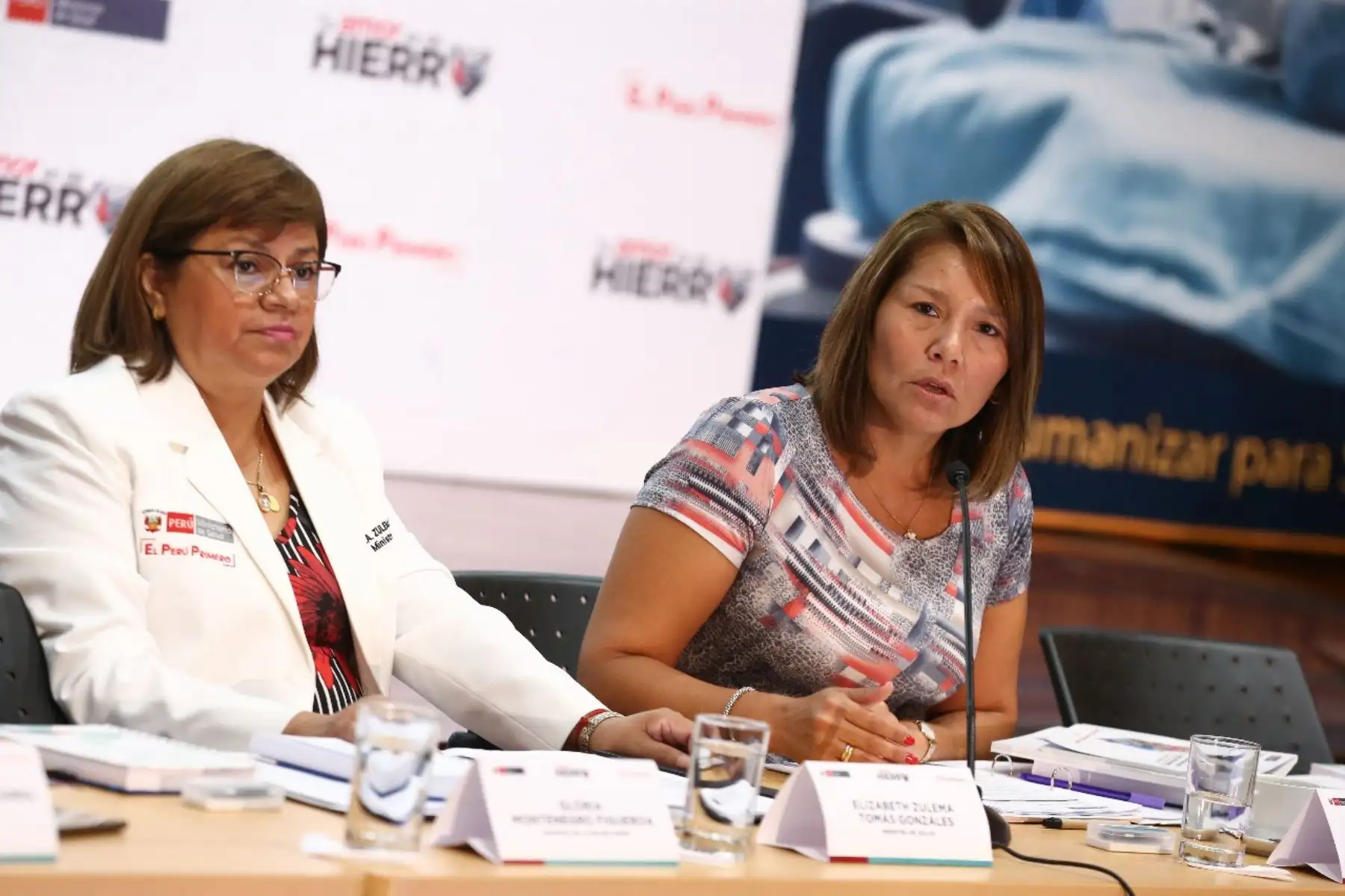Las ministras de Salud, Zulema Tomas y de Desarrollo e Inclusión Social, Paola Bustamante. Foto: ANDINA/Difusión.