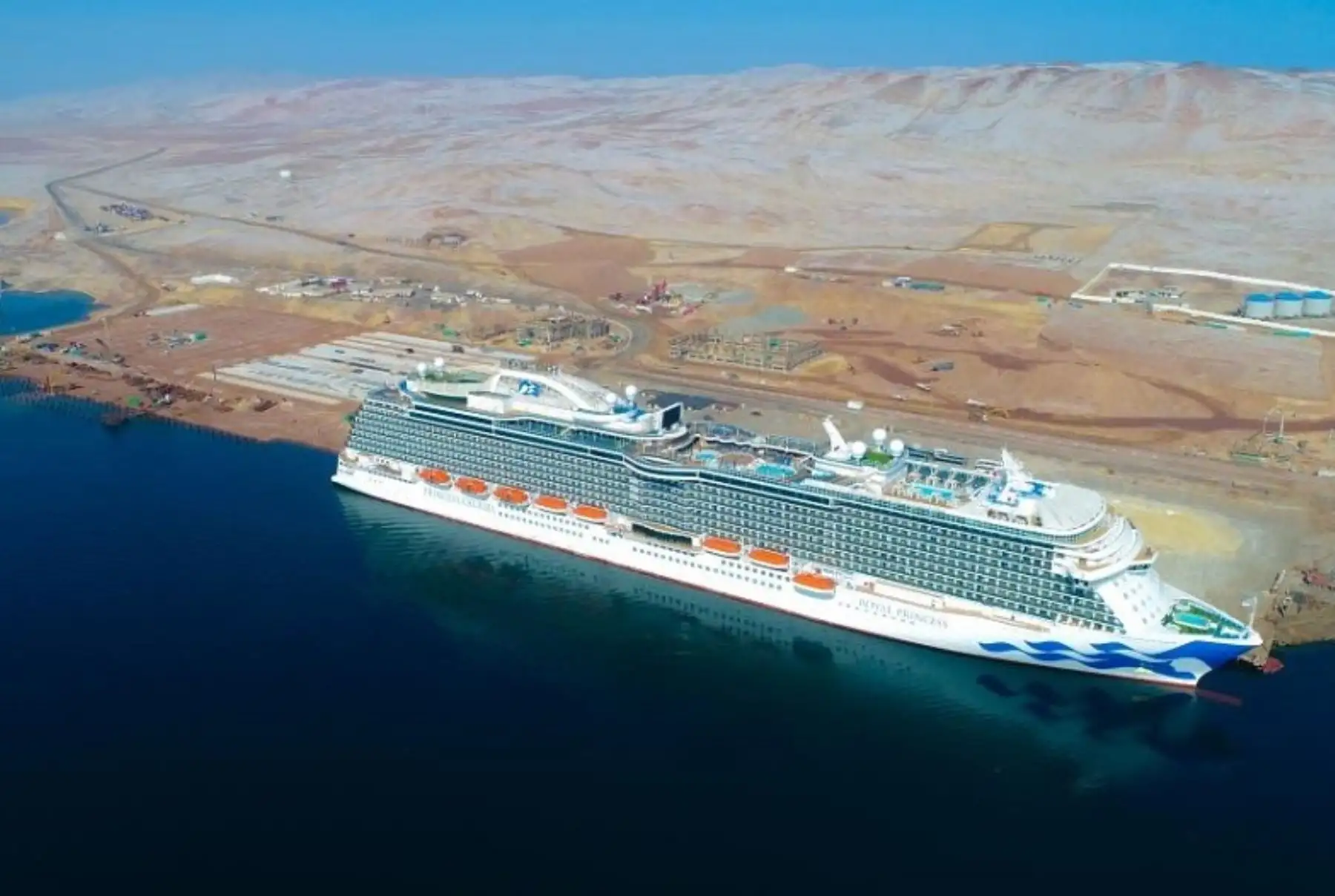 Crucero Royal Princess en el puerto de San Martín, en Pisco. Cortesía