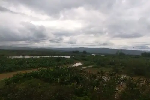 El Senamhi prevé que la lluvia de fuerte intensidad que se registra en la región Tumbes continuará hasta este miércoles.