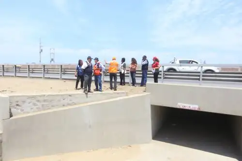 Autoridades de Defensa Civil inspeccionan cauce de quebrada El León para detectar puntos críticos en Trujillo. ANDINA
