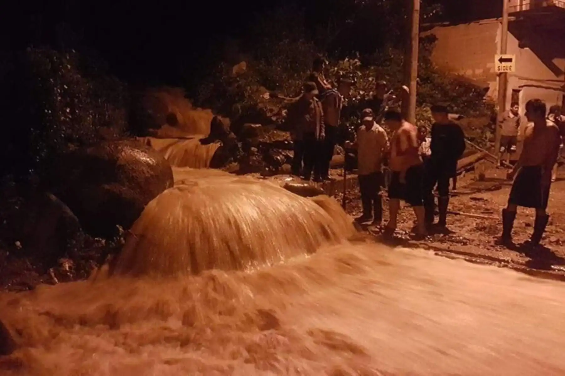 Lluvias intensas inundan viviendas en diversos poblados de provincia de Ayabaca, en Piura. Foto: Noticias Piura 3.0/Facebook