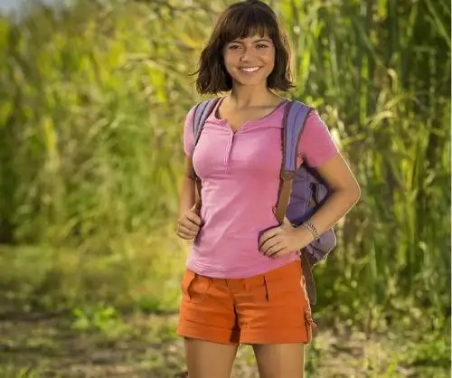 Isabela Moner es Dora, la exploradora.