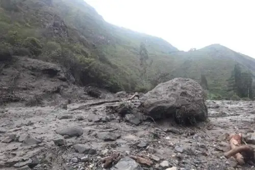 En las últimas horas, dos huaicos que se registraron en los distritos de Mariscal Castilla y Andamarca, en Concepción, aislaron a 3,000 mil pobladores de esta provincia de la región Junín, informaron las autoridades locales.