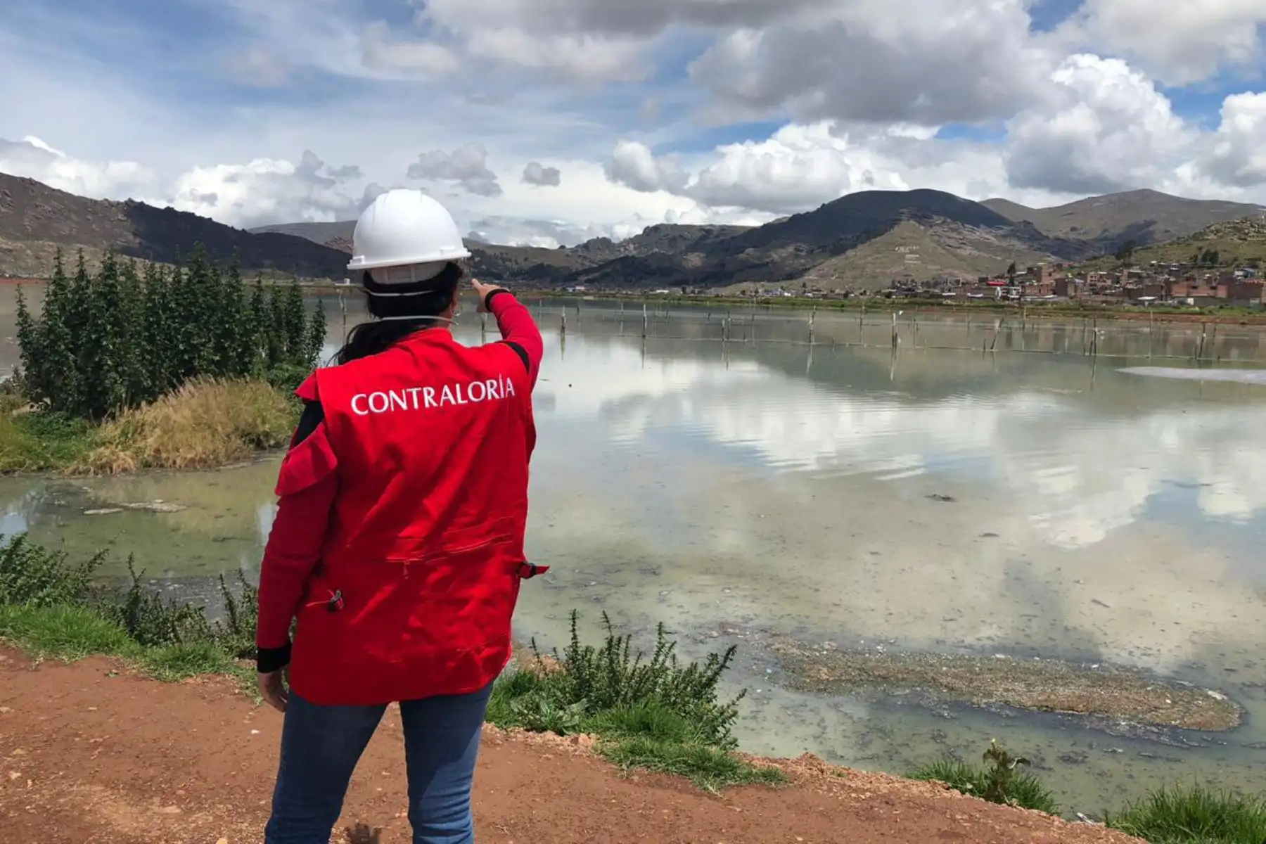 ANDINA/DifusiónContraloría recomienda mejorar proyecto de contrato para tratamiento de aguas residuales del Titicaca. ANDINA/Difusión
