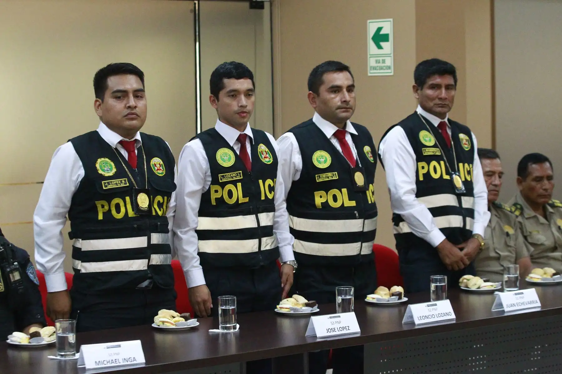 Ministro del Interior, Carlos Moran reconoce labor y premia a valerosos policías. 
Foto: ANDINA/Eddy Ramos