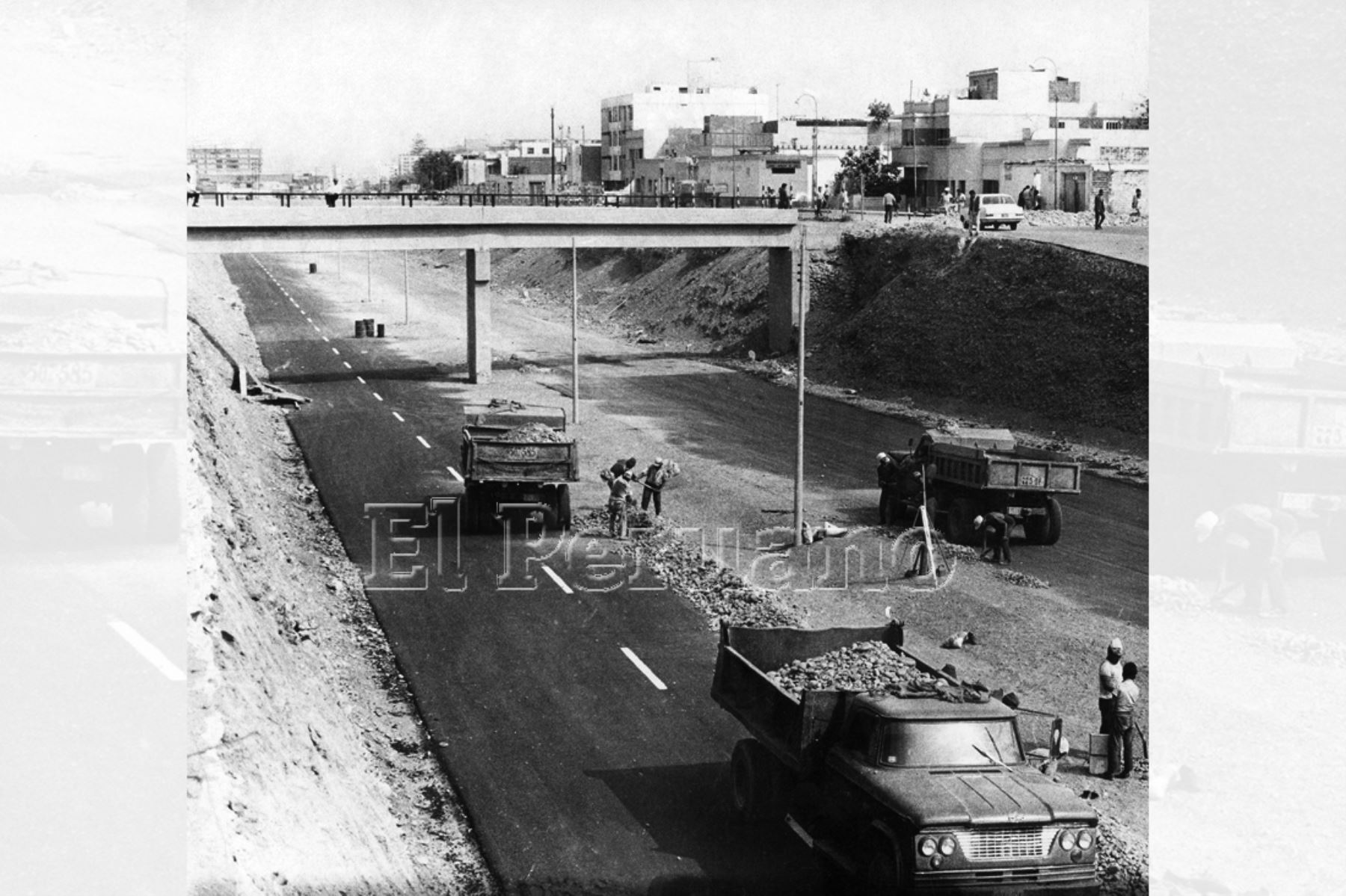 Lima - 5 mayo 1970 / Construcción de la vía expresa del Paseo de la República a la altura del distrito de San Isidro.  Foto Archivo Histórico de EL PERUANO