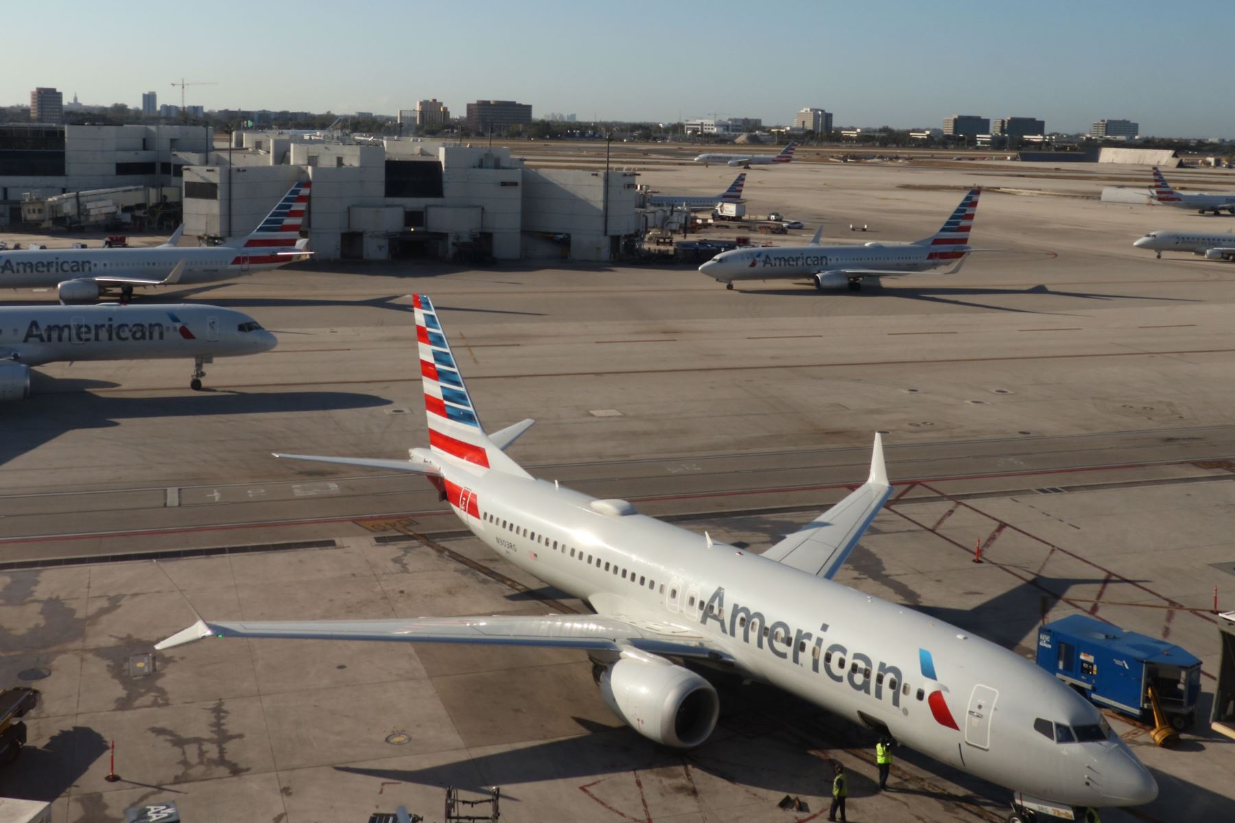 Aviones de American Airlines se muestran el 3 de febrero de 2019 en el Aeropuerto Internacional de Miami en Florida. Foto: AFP