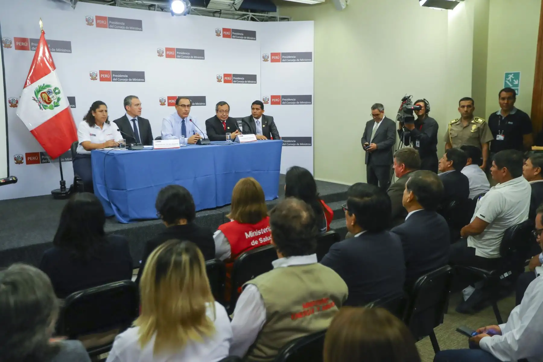 El presidente Martin Vizcarra dio a conocer los importantes acuerdos alcanzados con los alcaldes de Madre de Dios, al termino del Muni Ejecutivo. Foto: ANDINA/Prensa Presidencia