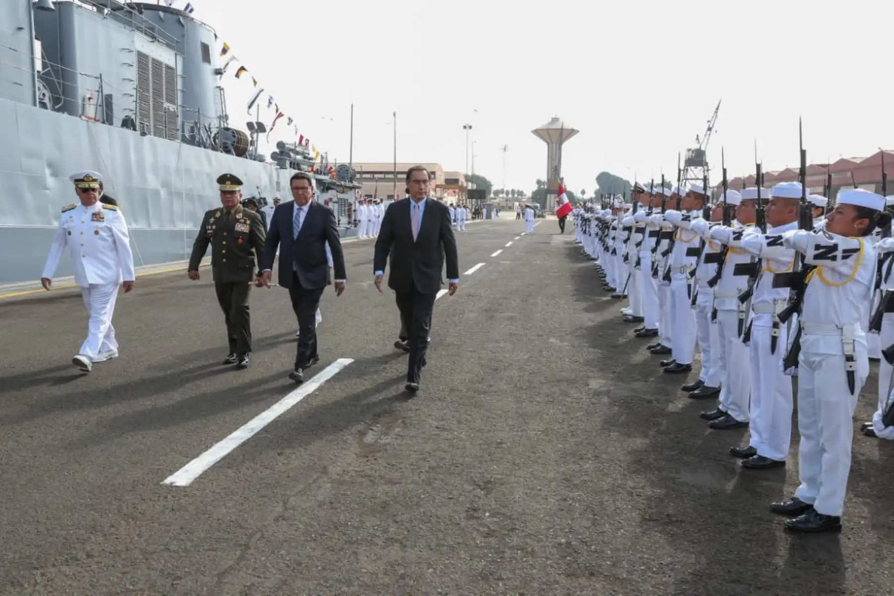 Presidente Martín Vizcarra participa en ceremonia de zarpe del BAP Unión.