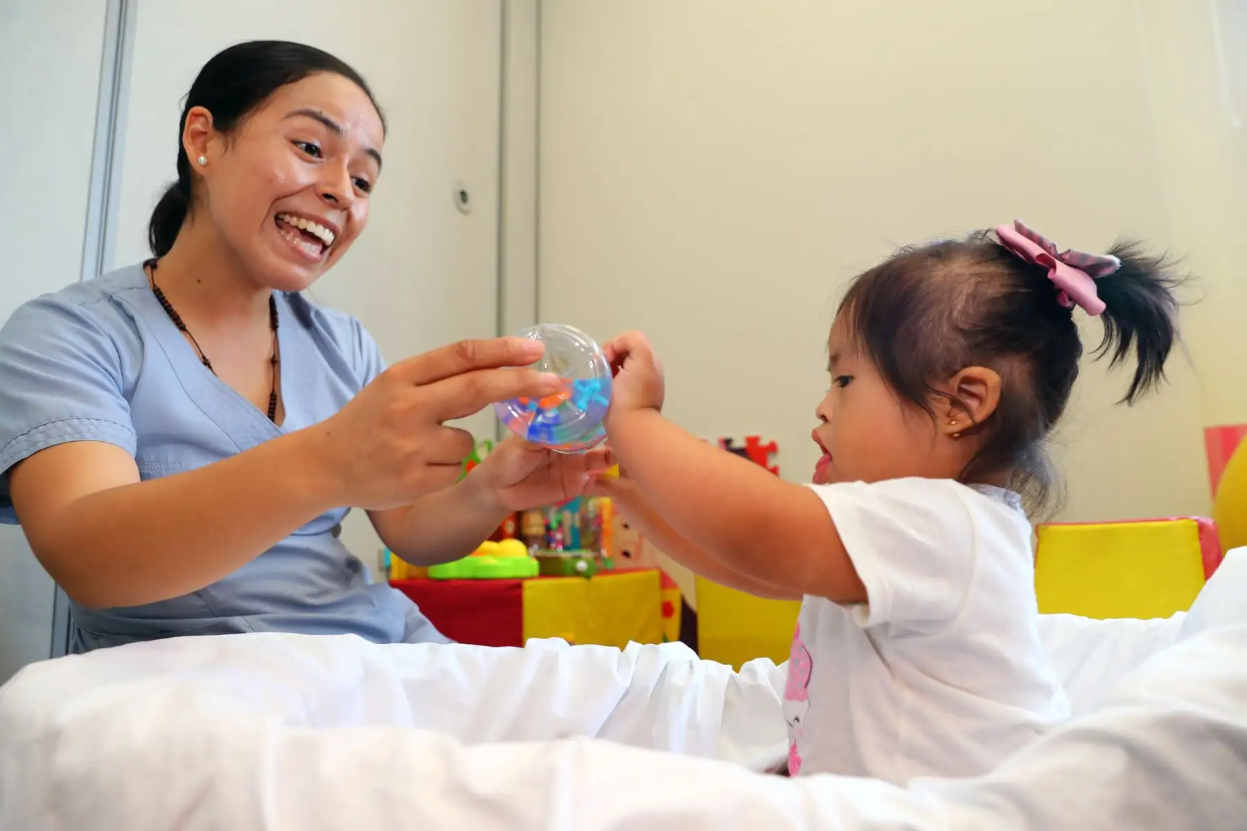 En el marco del día Mundial del Síndrome de Down,el Instituto Nacional de Salud del Niño San Borja-INSN organiza jormada de salud  integral  para niños con Síndrome de Down .Foto: ANDINA/Norman Córdova