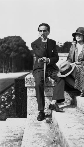 Cesar Vallejo junto a su esposa Georgette Marie Philippart en Francia. Foto: ANDINA/archivo