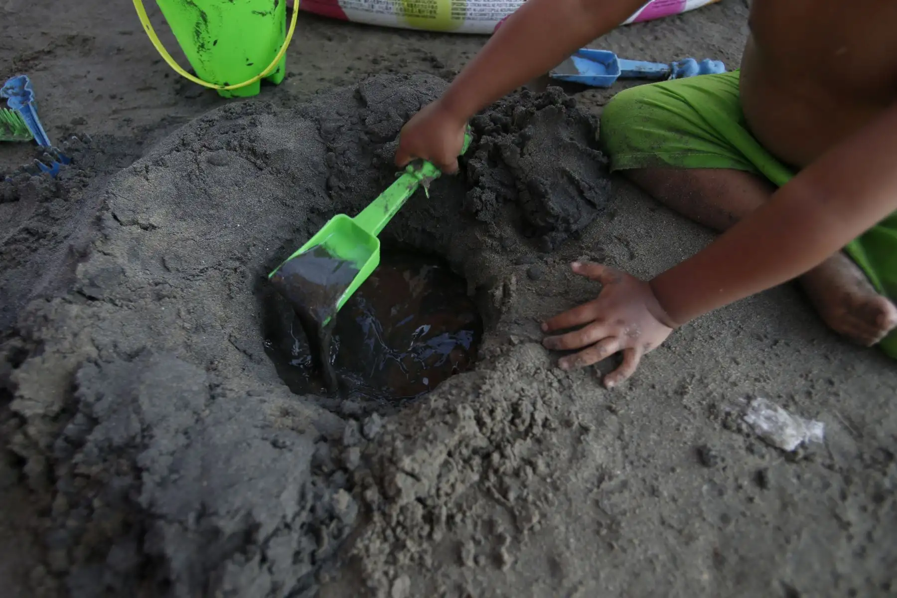 Familias disfrutan del fin de semana soleado en la Playa Agua Dulce de Chorrillos. Foto: ANDINA/Nathalie Sayago