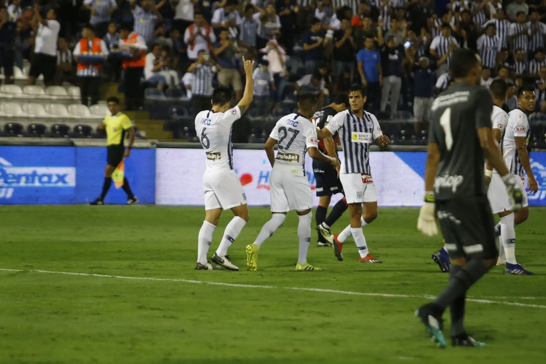 Alianza empata 2 - 2 con Deportivo Municipal en Matute. Foto: ANDINA/Nathalie Sayago