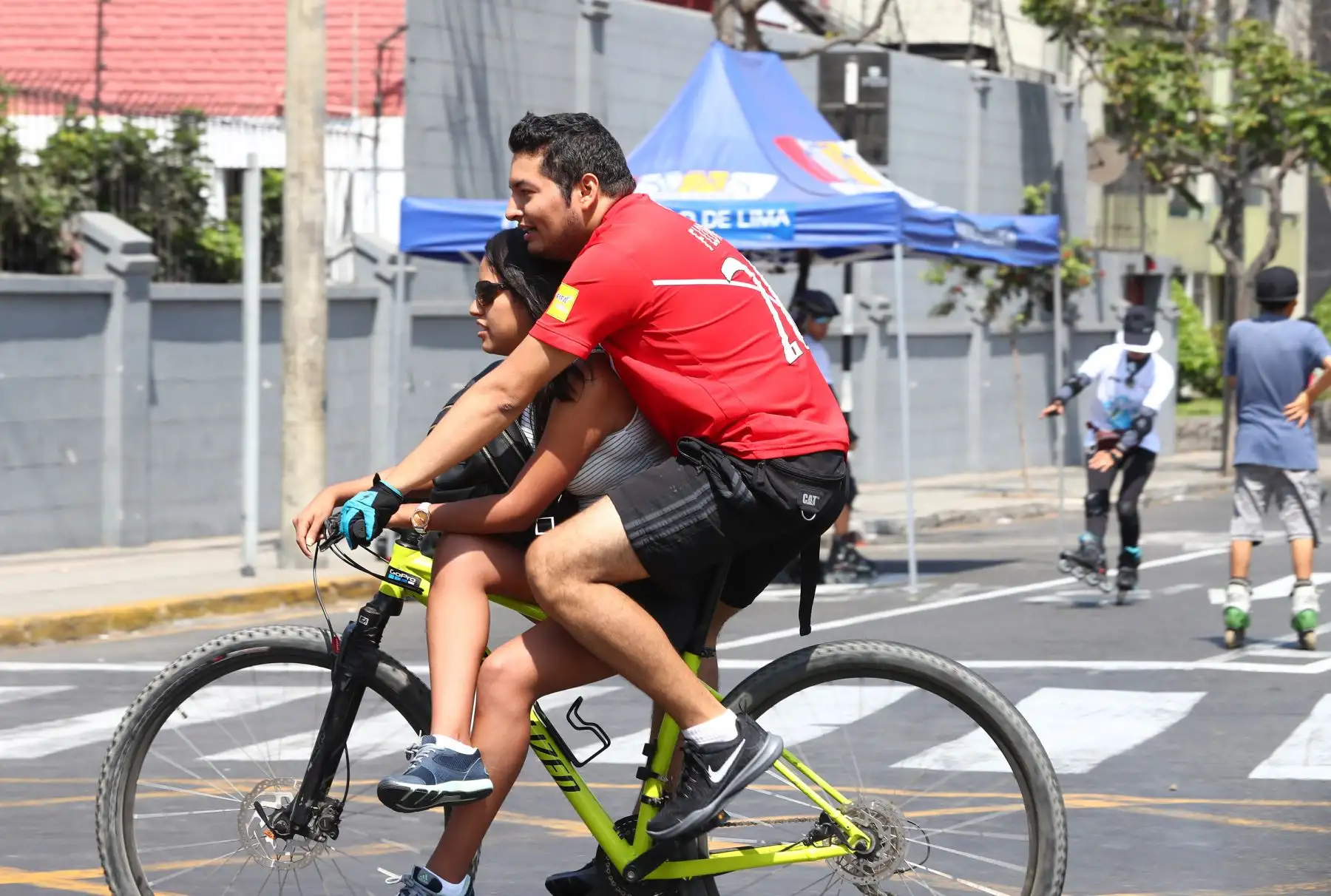 Bicleteada en la av Arequipa  Foto: ANDINA/Norman Córdova