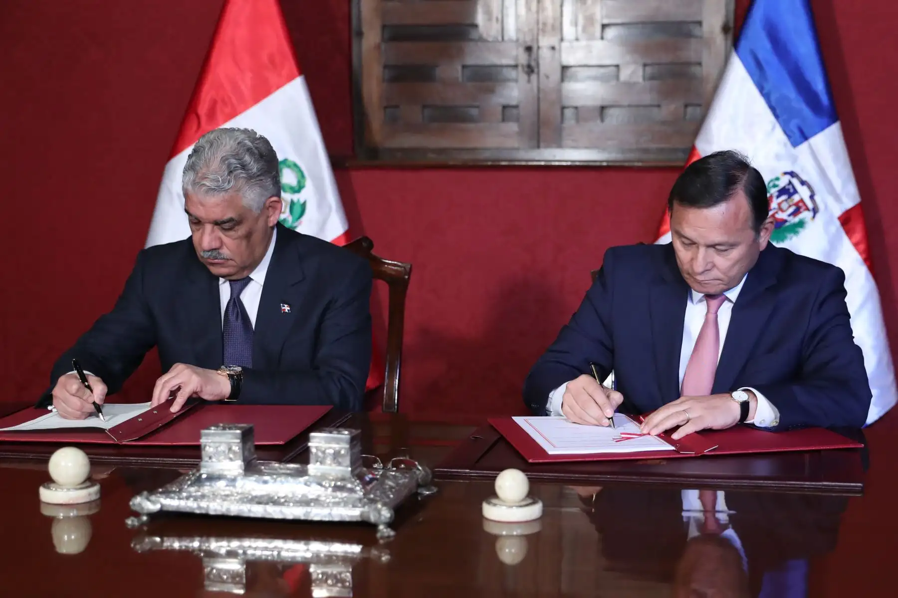 Los Cancilleres de Perú y República Dominicana, suscriben importantes acuerdos en materia de extradición, servicios aéreos y de cooperación en gestión de riesgo de desastres. Foto: ANDINA/Melina Mejía