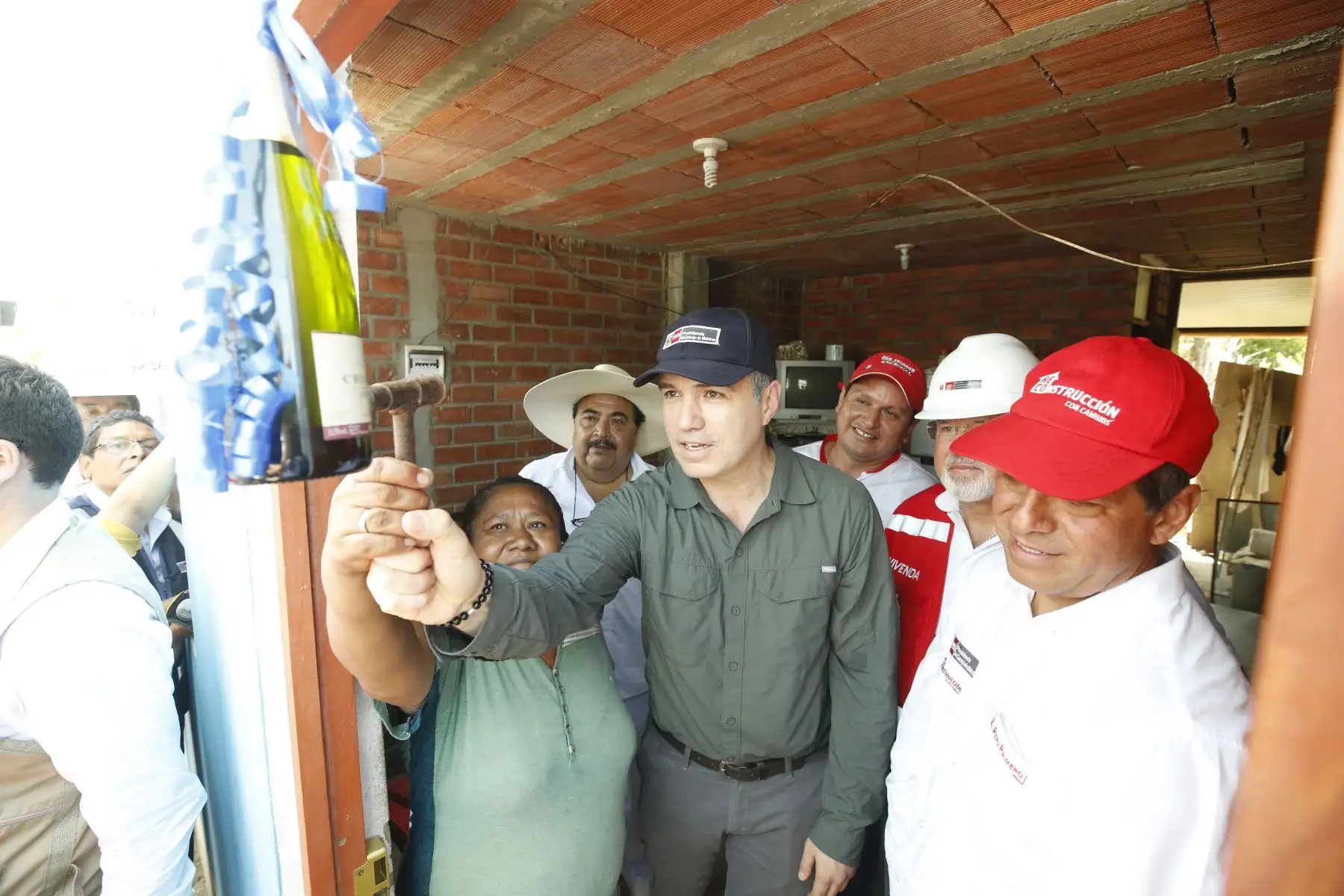 Presidente del Consejo de Ministros, Salvador del Solar Labarthe, inspeccionó diversos trabajos en la ejecución de carreteras, puentes, canales, reforzamiento de diques y construcción de viviendas en Piura. Foto: ANDINA/PCM