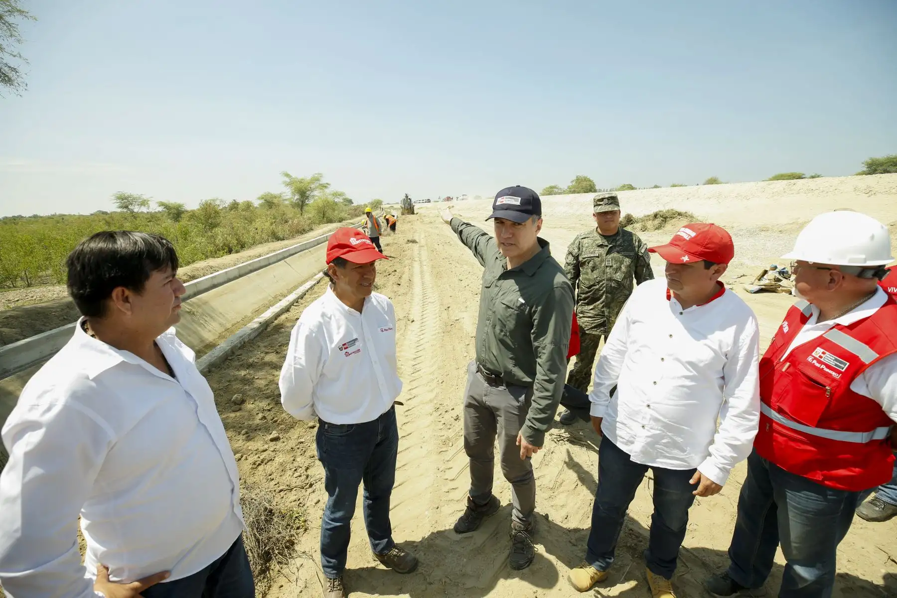 Presidente del Consejo de Ministros, Salvador del Solar Labarthe, inspeccionó diversos trabajos en la ejecución de carreteras, puentes, canales, reforzamiento de diques y construcción de viviendas en Piura. Foto: ANDINA/PCM
