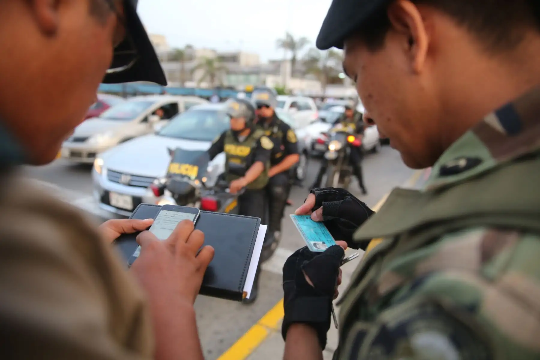 Megaoperativo policial en el CC de Chacarilla en Surco. PNP realizo  intervención  a motos lineales y vehículos de alta gama, en el marco de mas seguridad para la población .Foto: ANDINA/Jhony Laurente