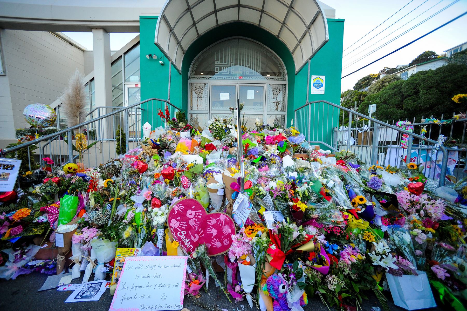Homenaje a las víctimas de los ataques a la mezquita de Christchurch en un Centro Islámico en Kilbirnie, Wellington. Foto: AFP