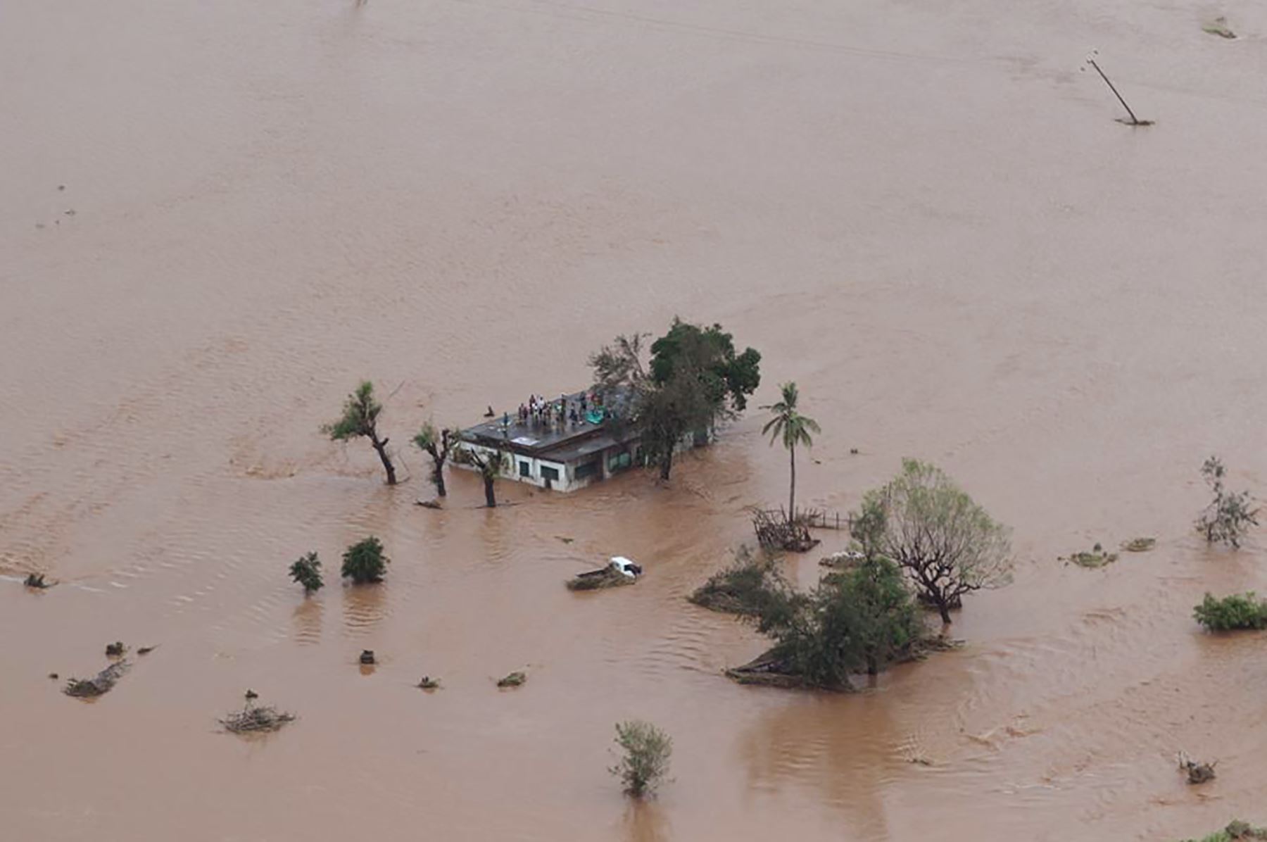 Las Inundaciones causadas por el ciclón Idai en Mozambique y Zimbabwe causo la muerte de 162 personas. Foto: AFP