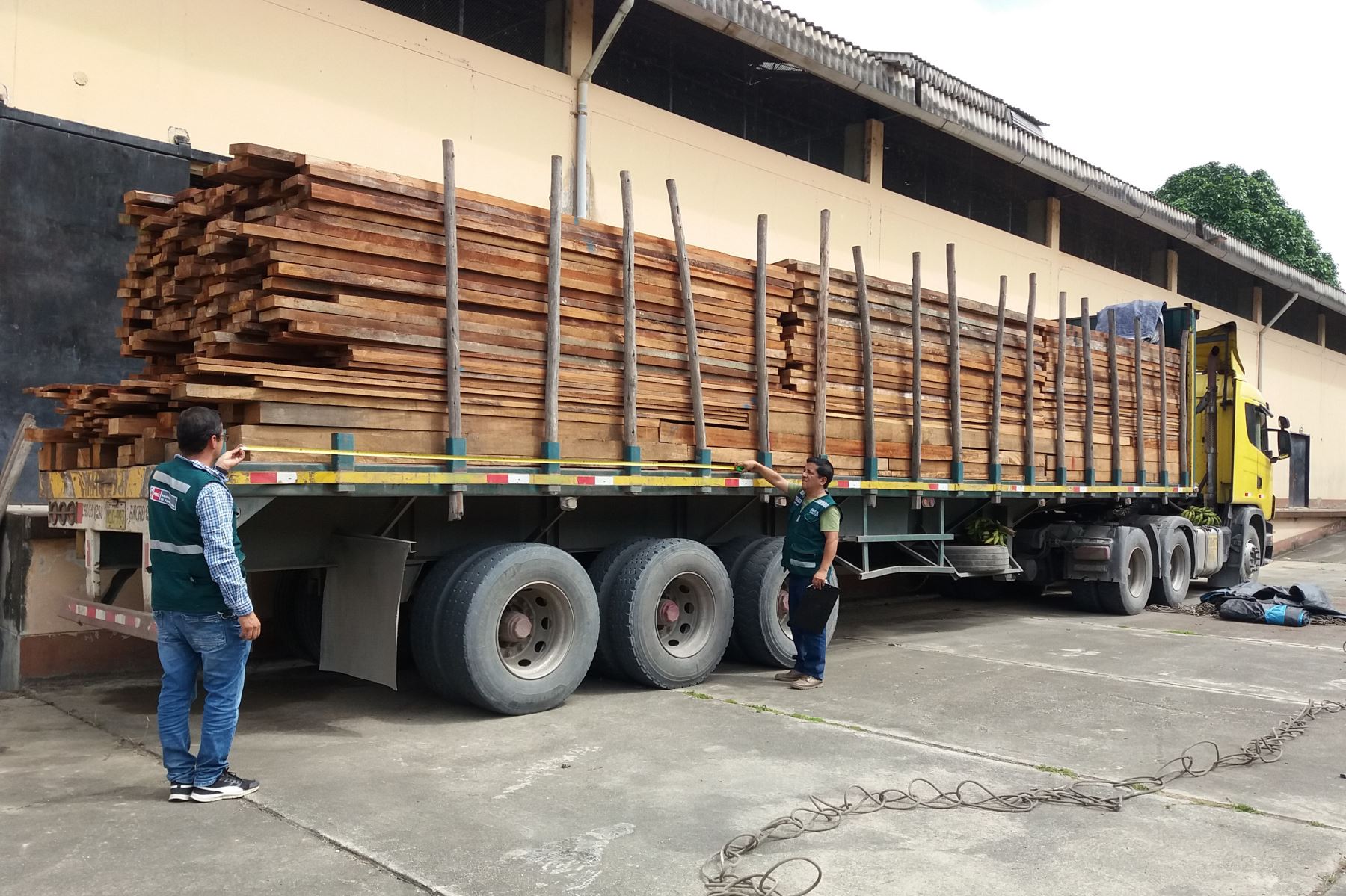 Serfor interviene camión que trasladaba cargamento de madera de origen ilegal en Cajamarca. ANDINA/Difusión