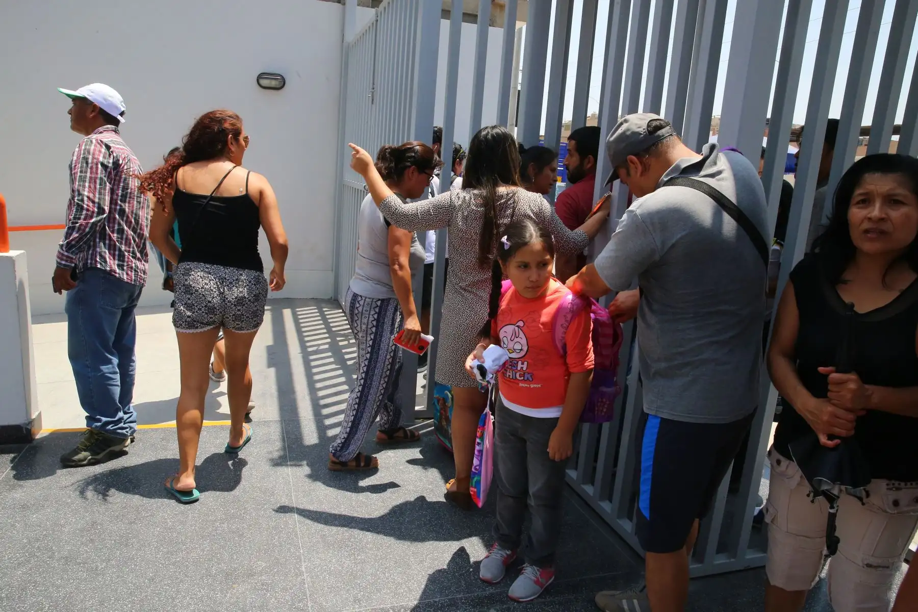 Villa El Salvador: un escolar muerto y otro herido por disparos en colegio. Foto: ANDINA/ Vidal Tarqui Villa El Salvador: un escolar muerto y otro herido por disparos en colegio. Foto: ANDINA/ Vidal Tarqui