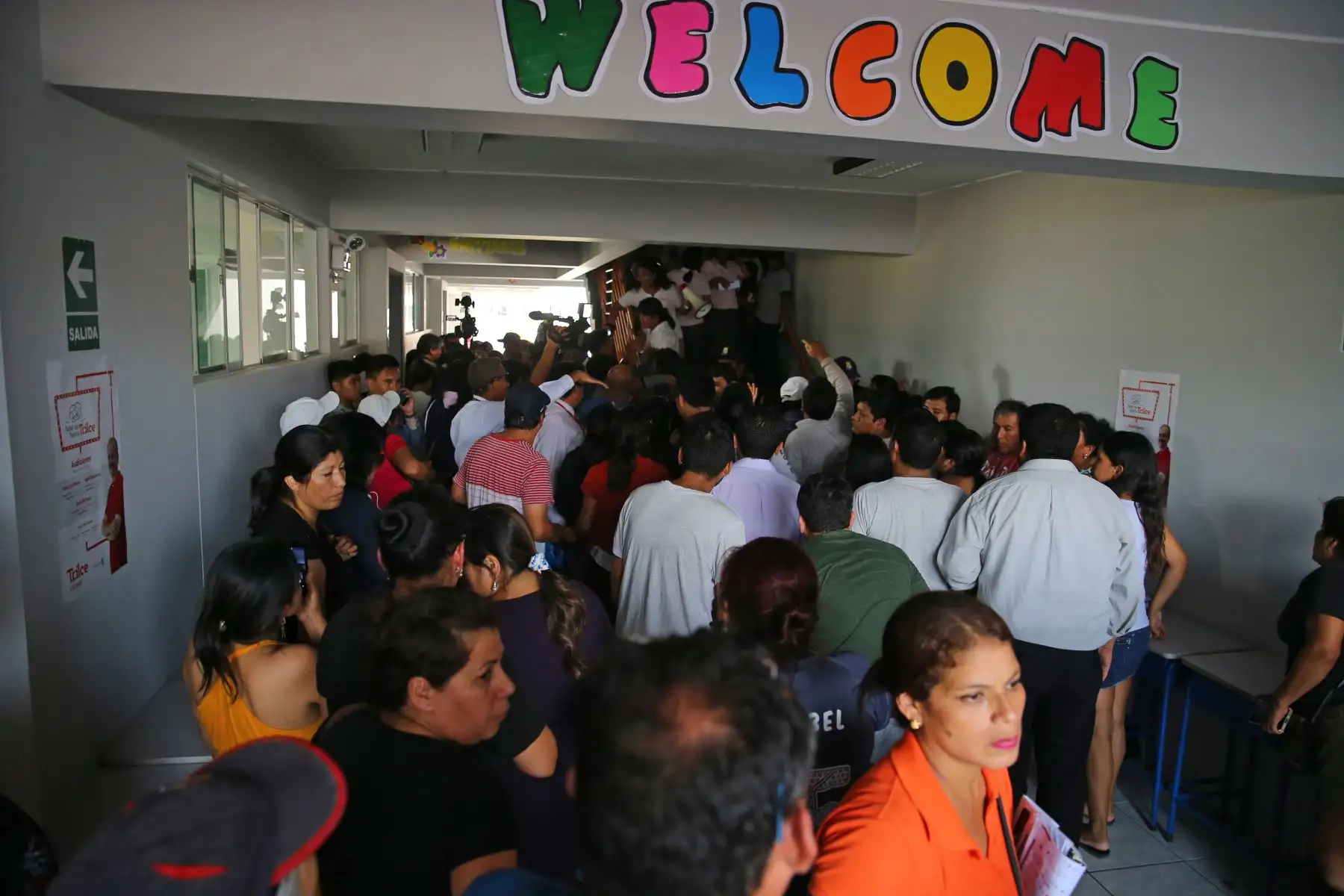 Villa El Salvador: un escolar muerto y otro herido por disparos en colegio. Foto: ANDINA/ Vidal Tarqui Villa El Salvador: un escolar muerto y otro herido por disparos en colegio. Foto: ANDINA/ Vidal Tarqui