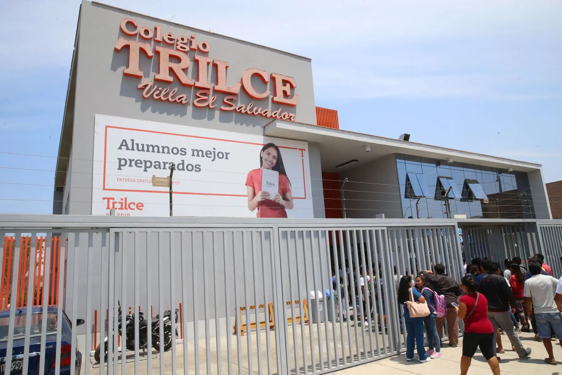 Villa El Salvador: un escolar muerto y otro herido por disparos en colegio. Foto: ANDINA/ Vidal Tarqui Villa El Salvador: un escolar muerto y otro herido por disparos en colegio. Foto: ANDINA/ Vidal Tarqui