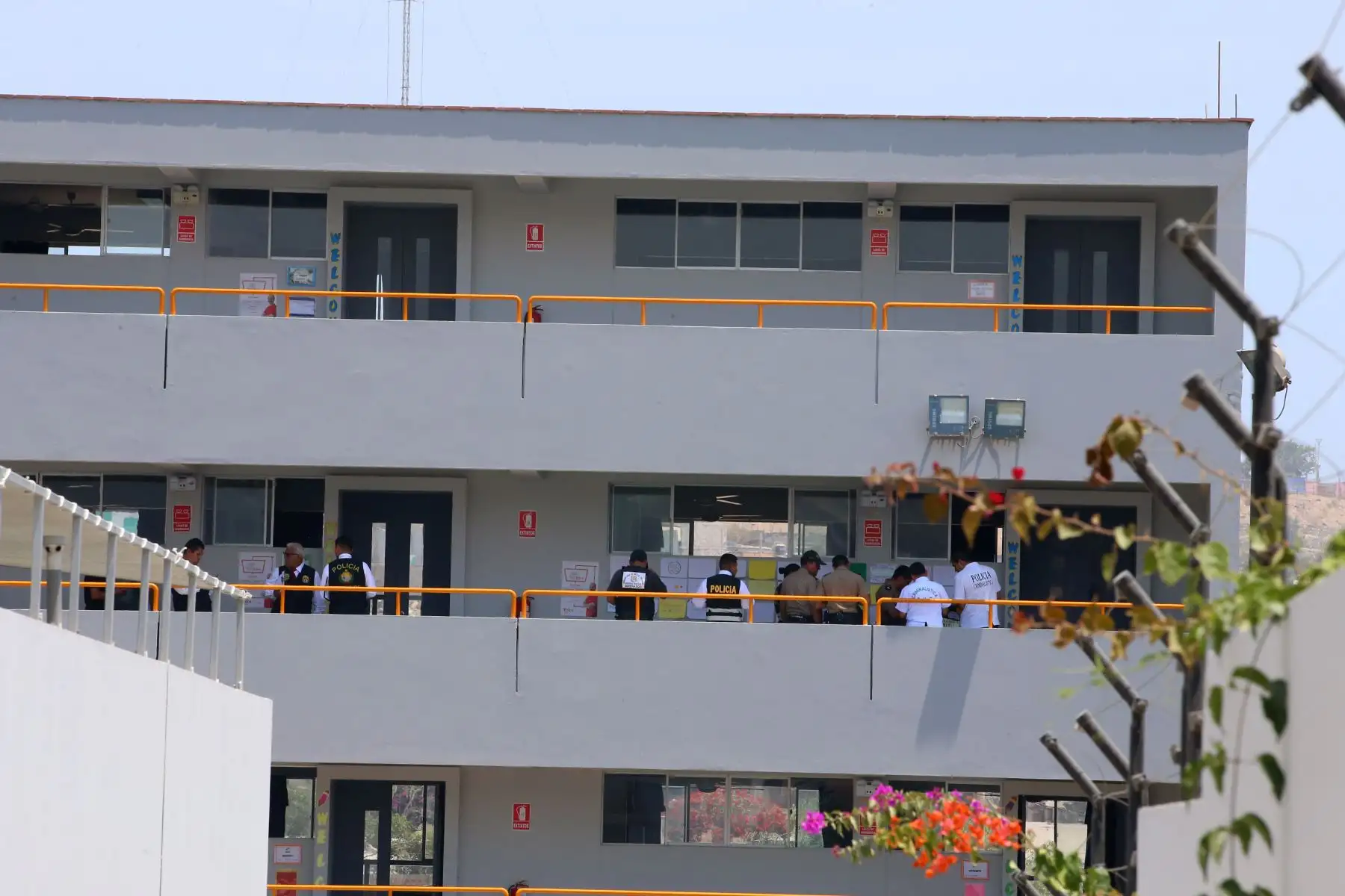 Villa El Salvador: un escolar muerto y otro herido por disparos en colegio. Foto: ANDINA/ Vidal Tarqui Villa El Salvador: un escolar muerto y otro herido por disparos en colegio. Foto: ANDINA/ Vidal Tarqui