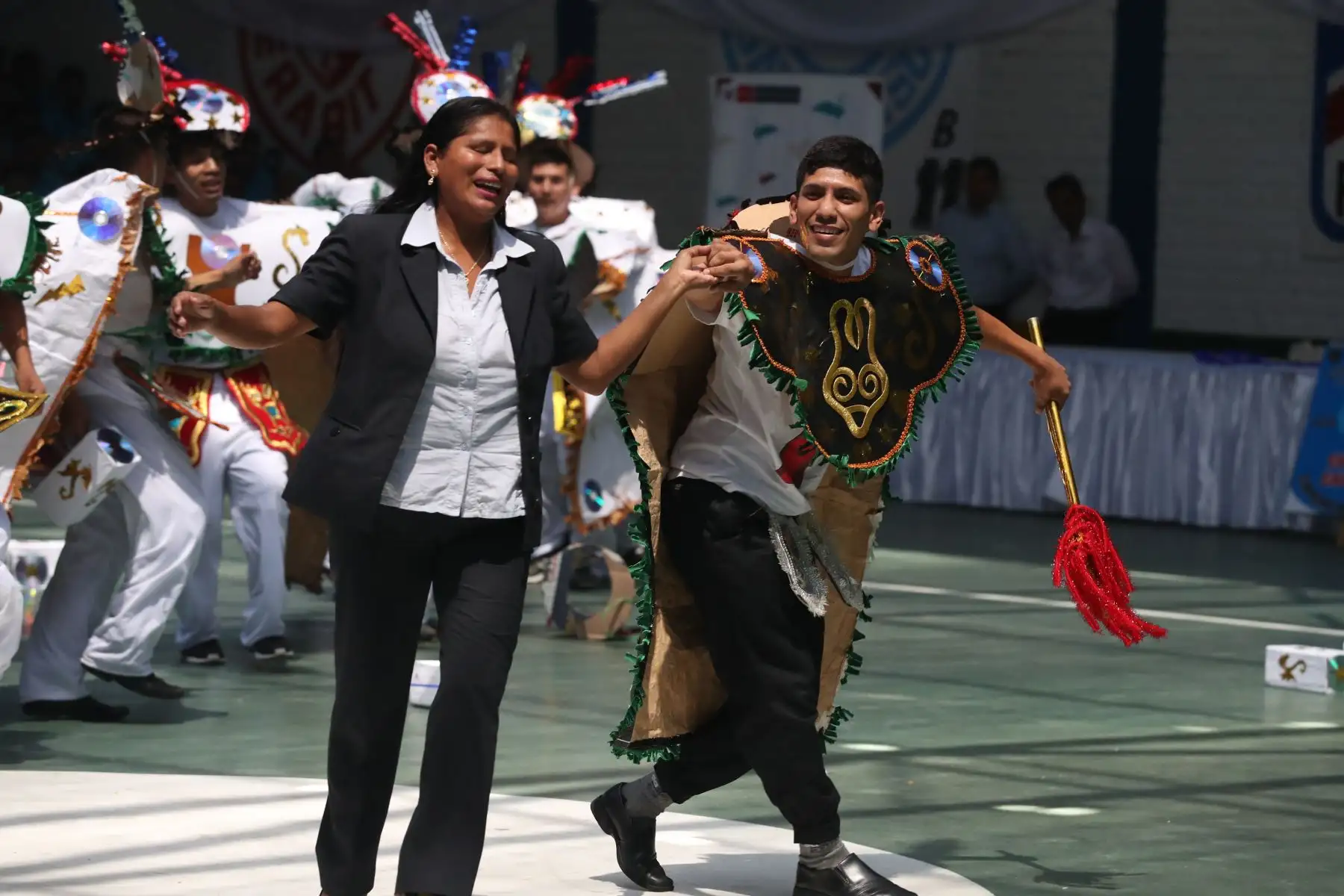 La profesora de danza baila con sus alumnos durante el inicio del año académico 2019 en el  Penal de Lurigancho.  Foto: ANDINA/Melina Mejía