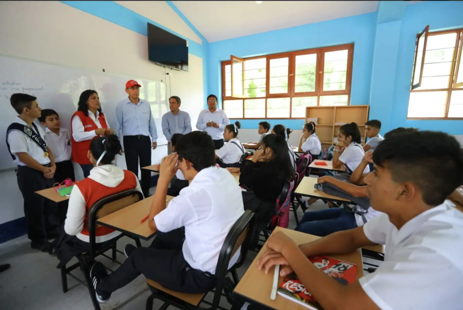 Jefe de Estado Martin Vizcarra inspeccionó el desarrollo de actividades escolares en I.E.  Miguel Grau, de La Florida en Cajamarca.Foto: ANDINA/Prensa Presidencia
