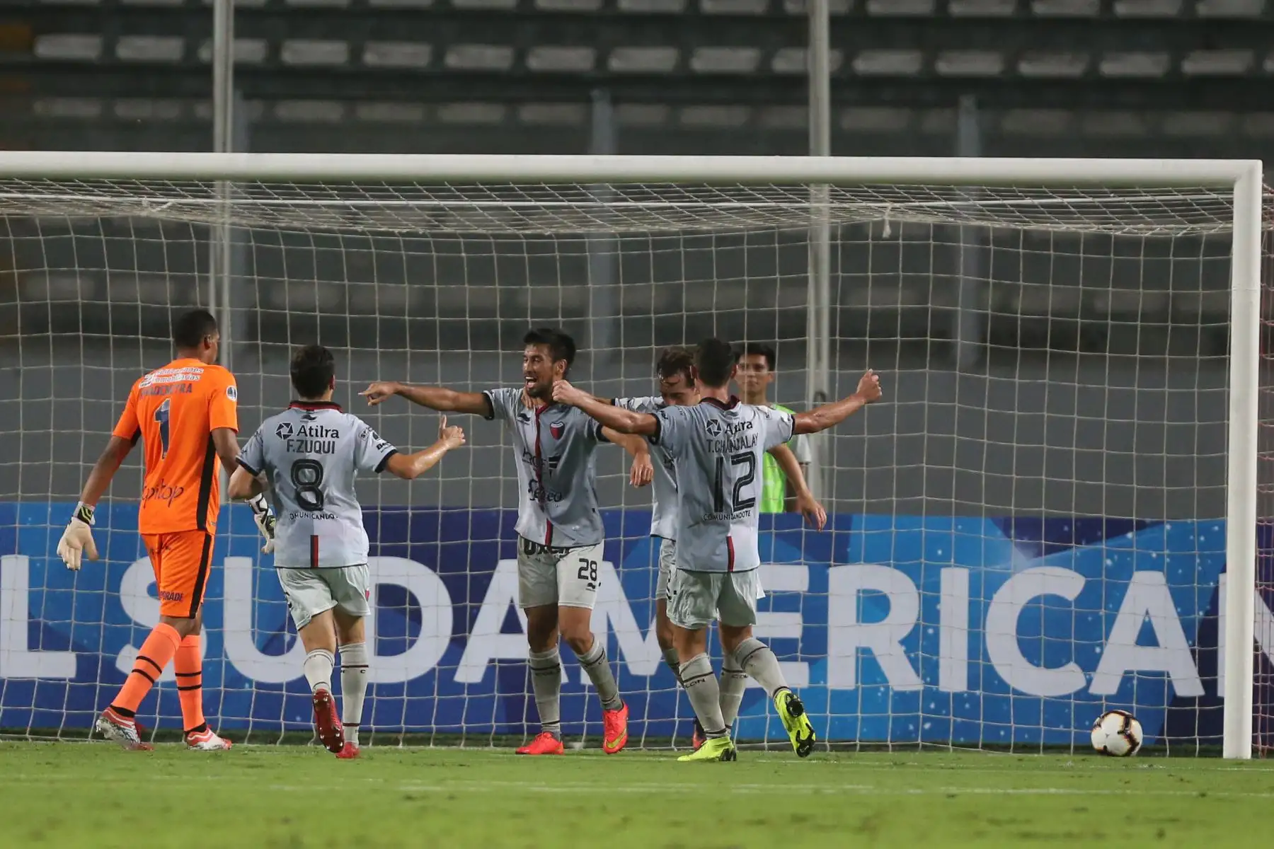 Deportivo Municipal perdió 3-0 frente al Atlético Colón de Santa Fe, en el  partido de ida por la primera fase de la Copa Sudamericana 2019, en el estadio nacional.Foto.ANDINA/ Jhony Laurente