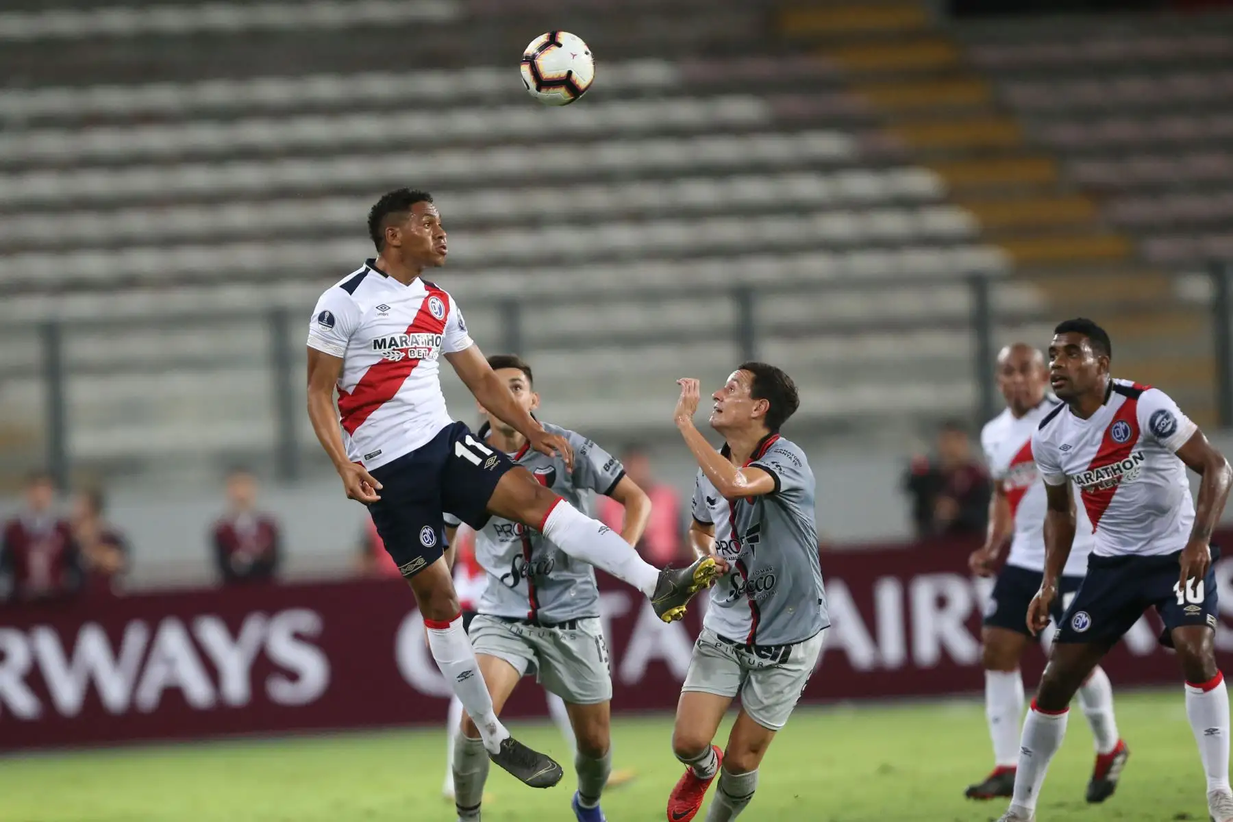 Deportivo Municipal perdió 3-0 frente al Atlético Colón de Santa Fe, en el  partido de ida por la primera fase de la Copa Sudamericana 2019, en el estadio nacional.Foto.ANDINA/ Jhony Laurente