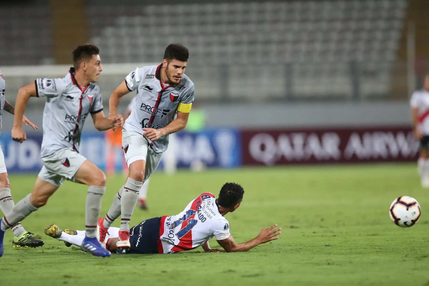 Deportivo Municipal perdió 3-0 frente al Atlético Colón de Santa Fe, en el  partido de ida por la primera fase de la Copa Sudamericana 2019, en el estadio nacional.Foto.ANDINA/ Jhony Laurente