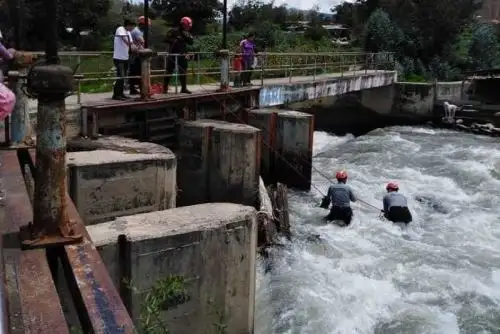 La Policía Nacional del Perú (PNP) recuperó el cadáver de una mujer identificada como Clara Esperanza Tarazona Espinoza (20), de las aguas del río Marcará, provincia de Carhuaz, en la región Áncash.